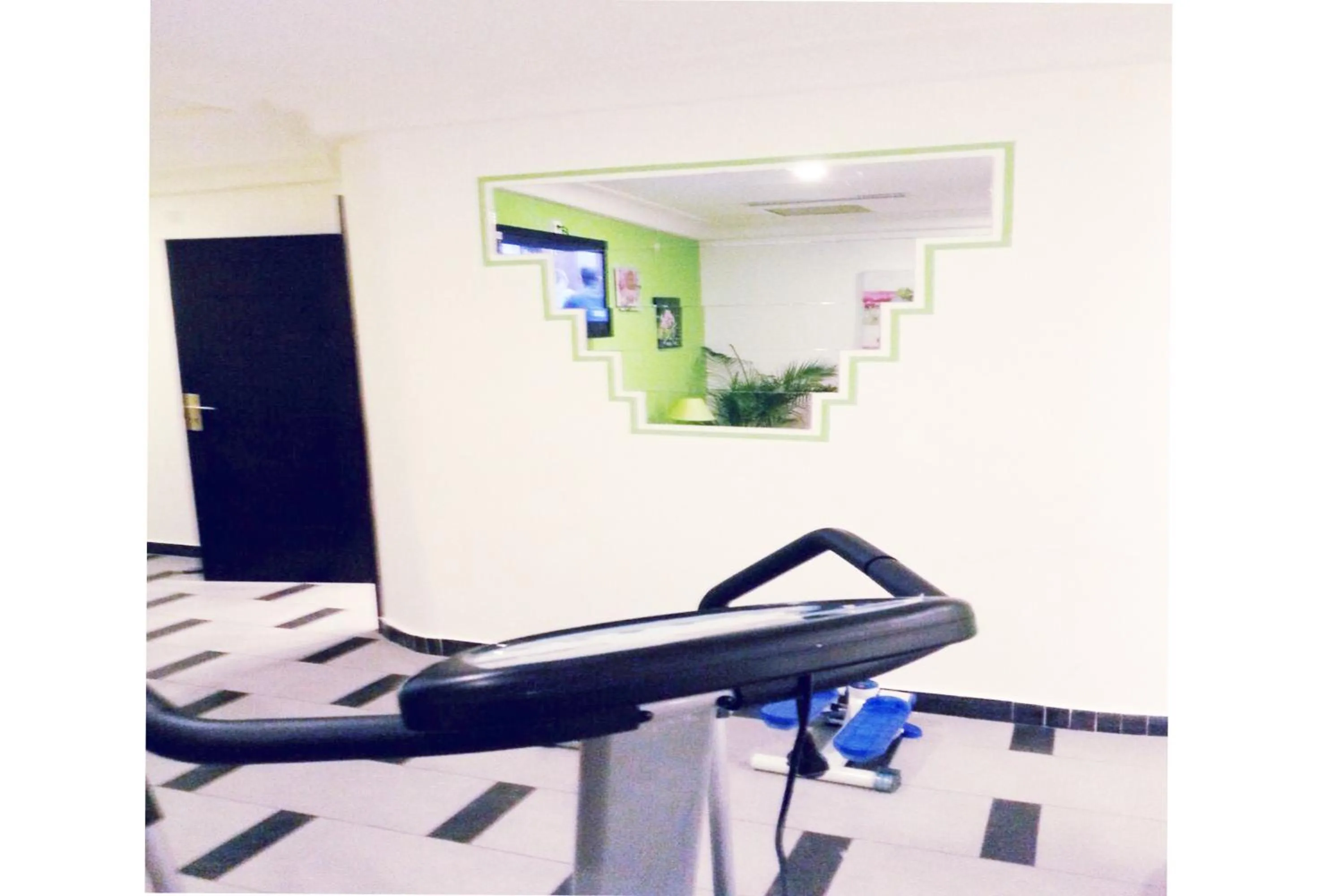 Fitness centre/facilities in Benin Royal Hotel