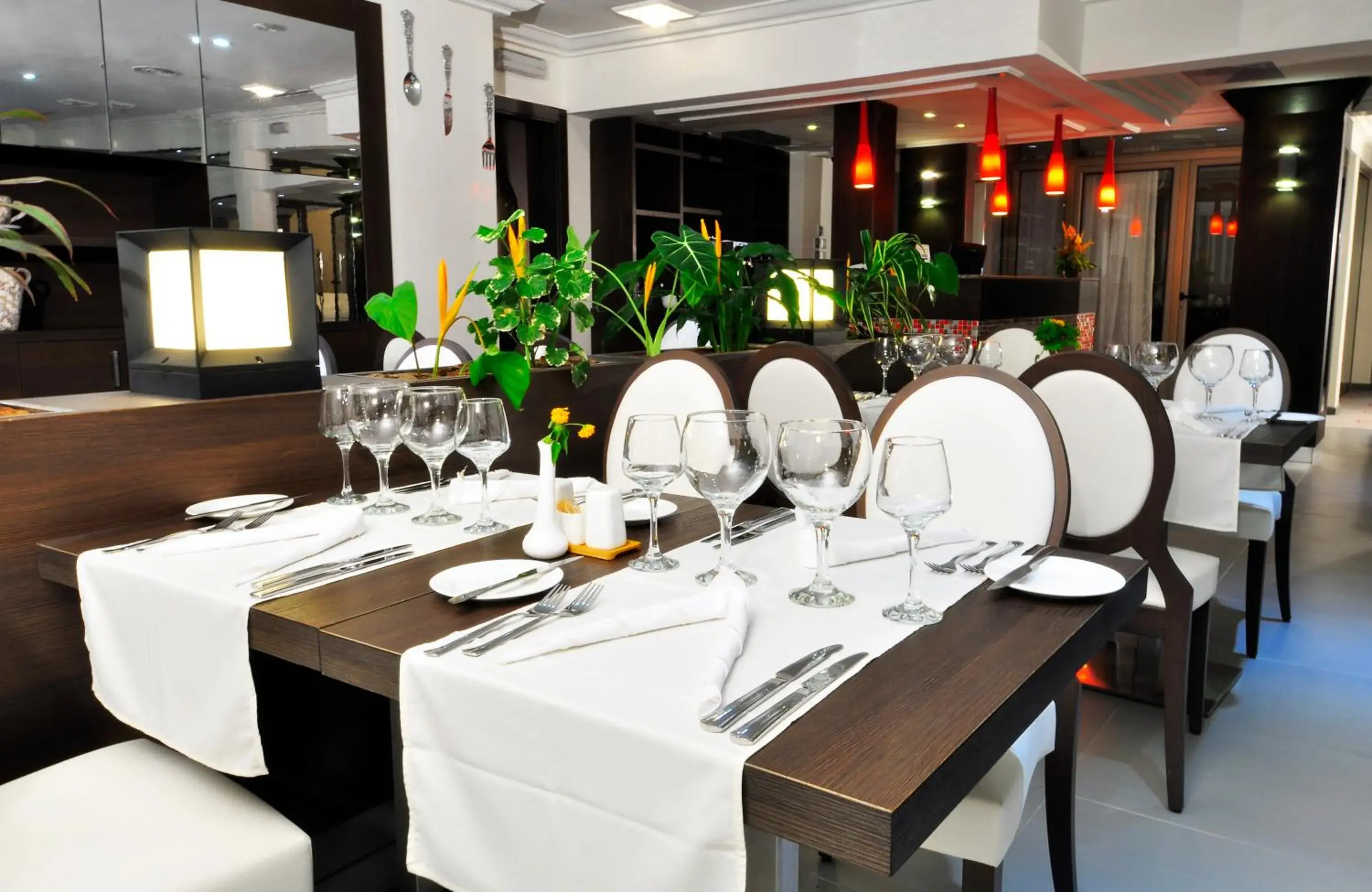 Restaurant/places to eat in Benin Royal Hotel Restaurant/places to eat in Benin Royal Hotel