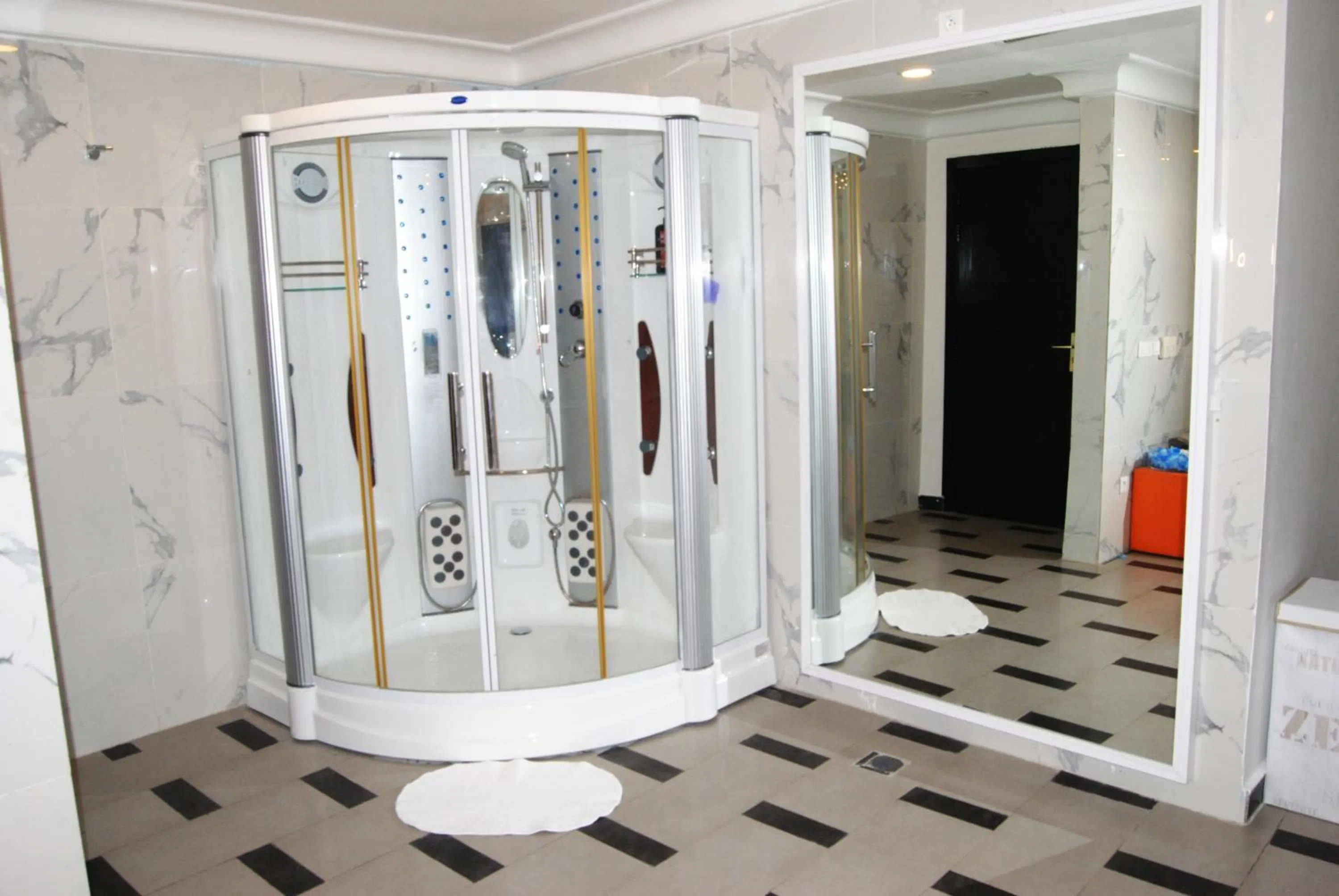 Spa and wellness centre/facilities in Benin Royal Hotel