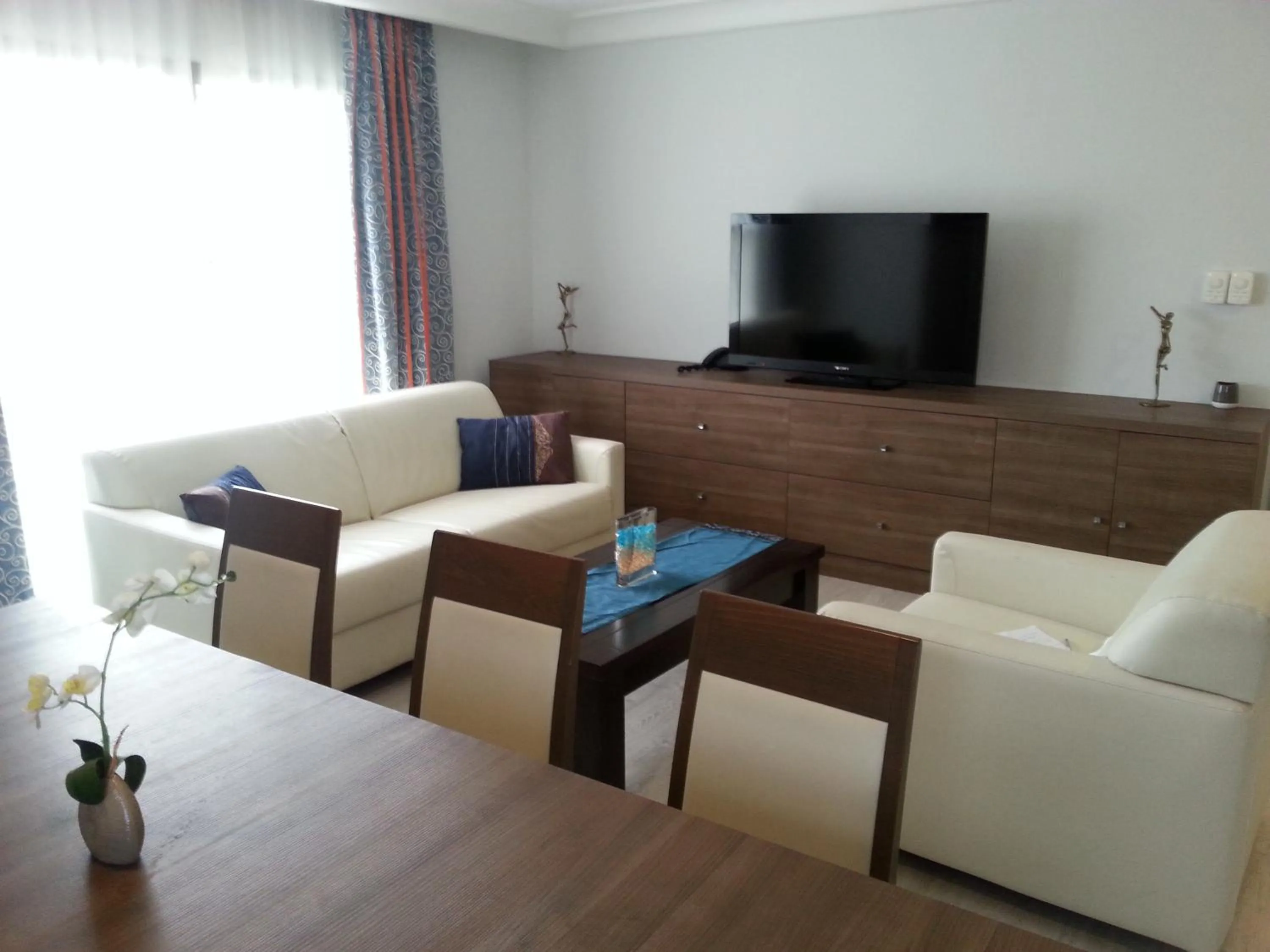 Living room in Benin Royal Hotel