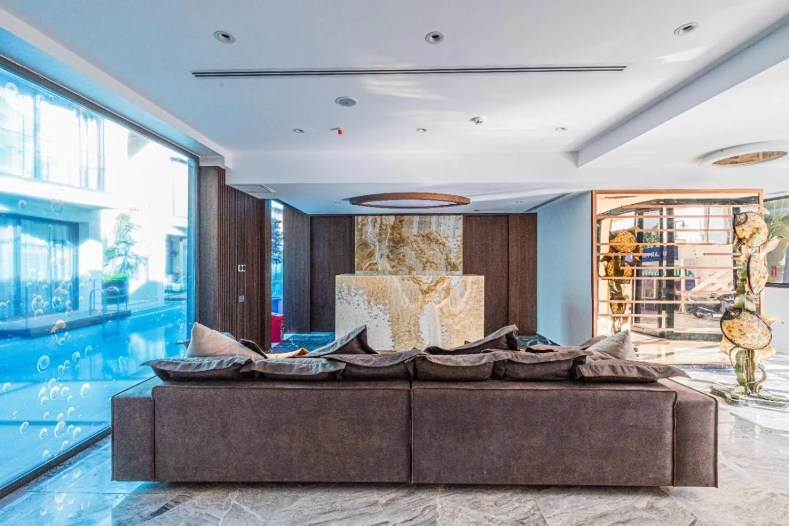 Lobby or reception in Gözegir Hotel