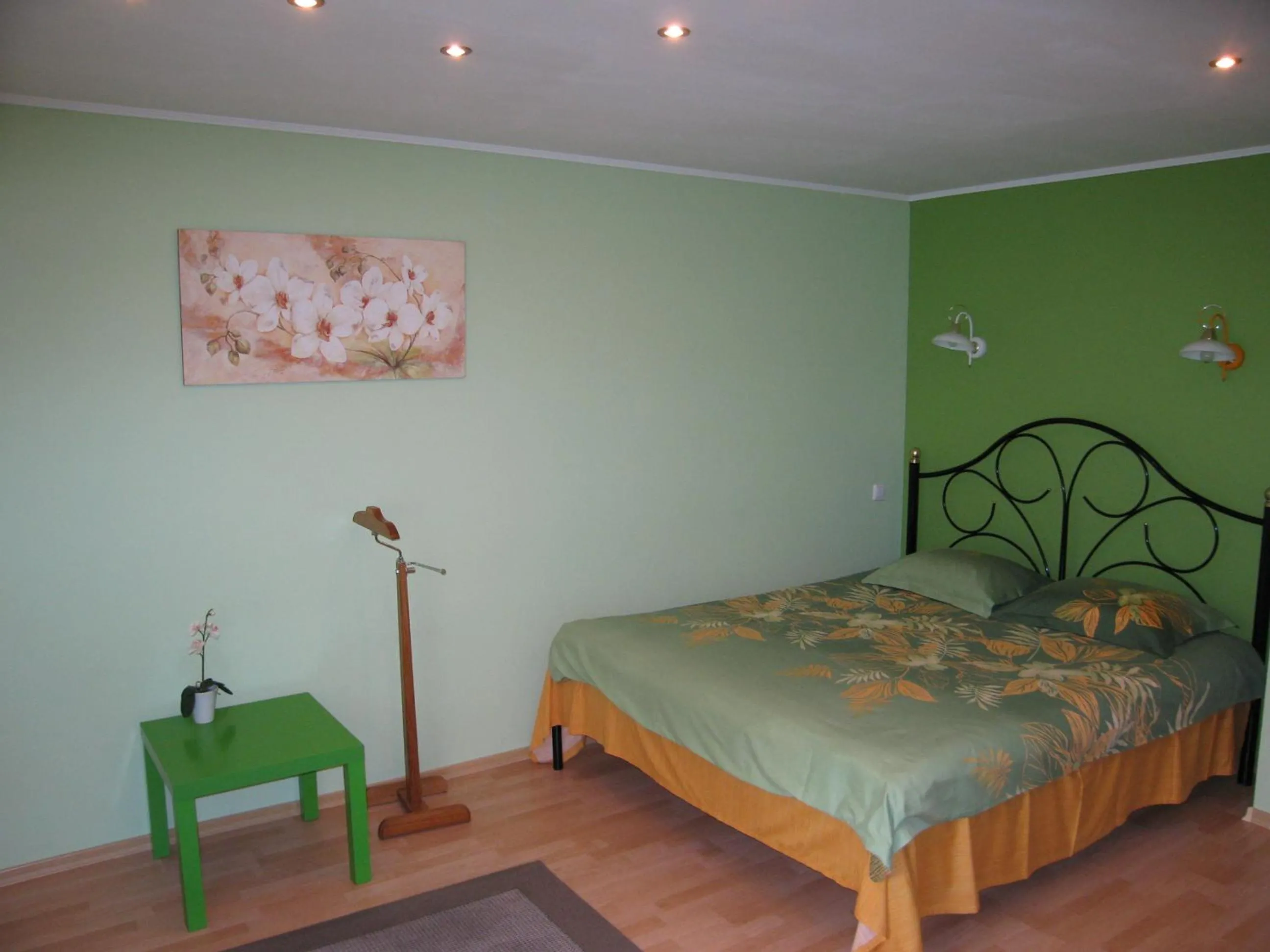 Hotel Service Predslava on Antonovicha street