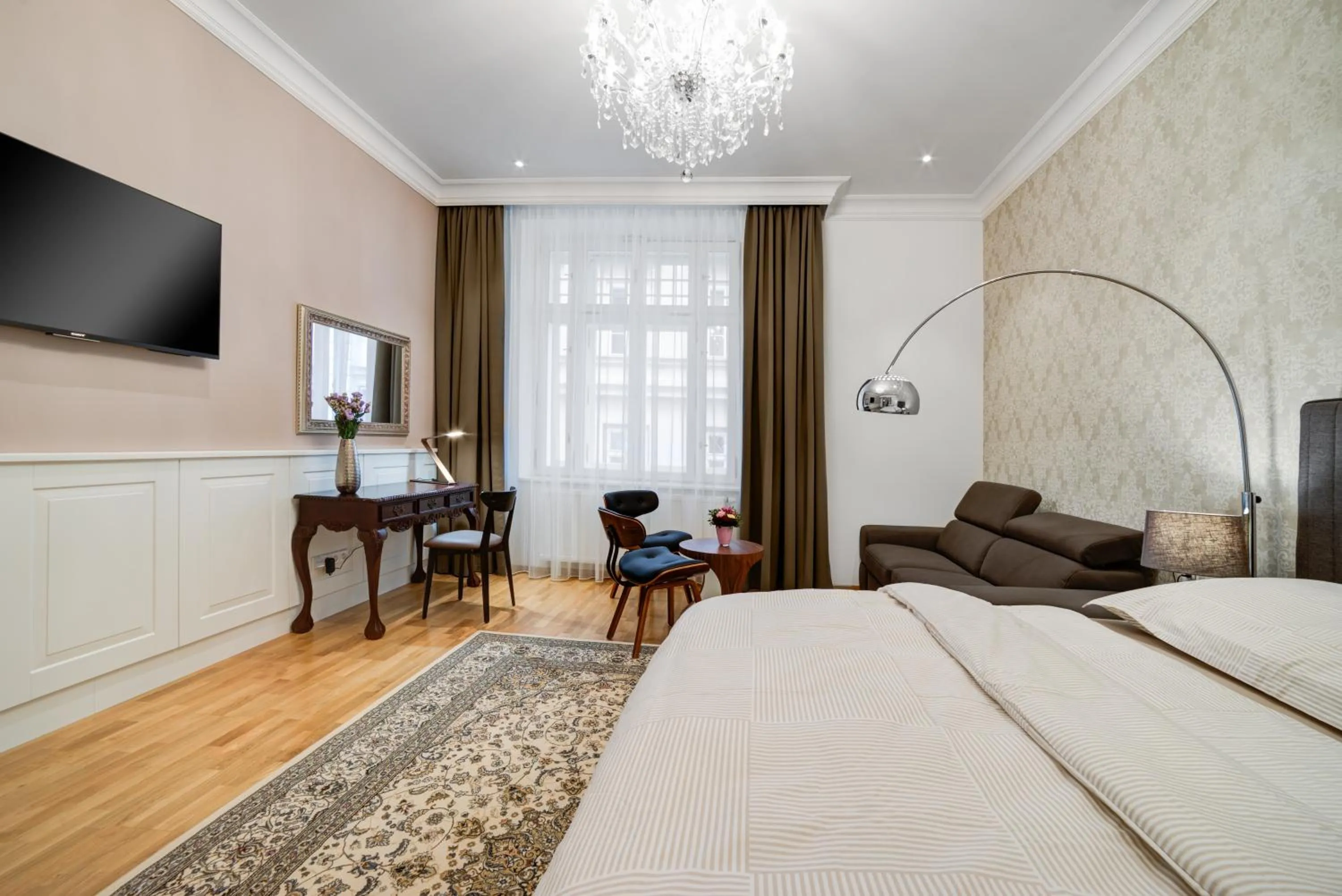 Bed in Bishop Apartments