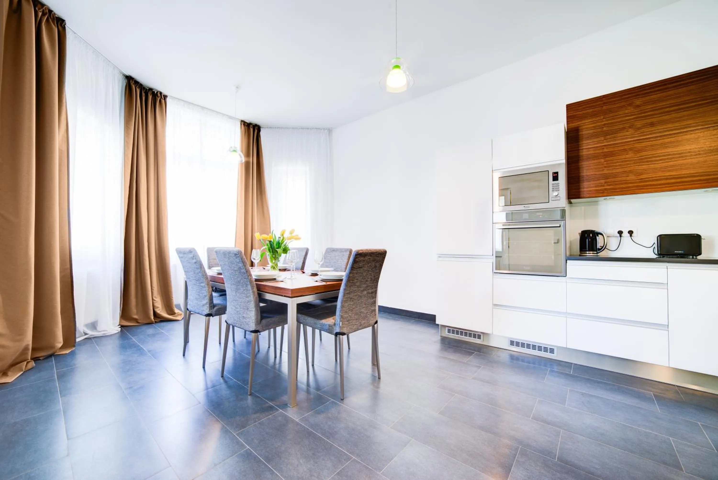 Dining area in Bishop Apartments