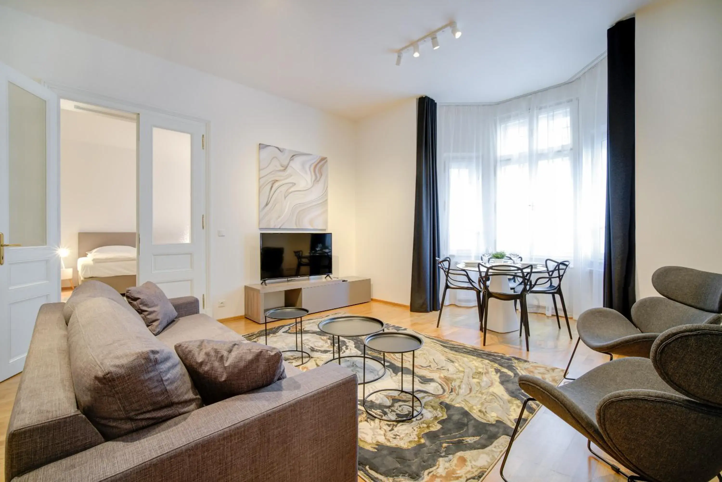 Deluxe Apartment - single occupancy in Bishop Apartments Deluxe Apartment - single occupancy in Bishop Apartments