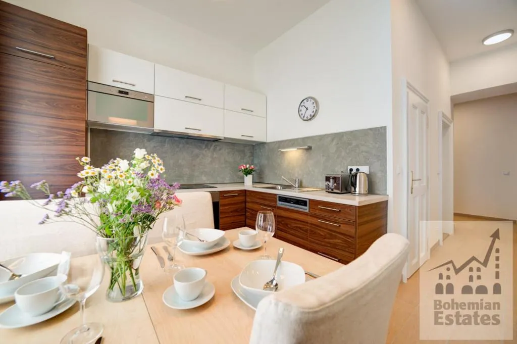Dining area in Bishop Apartments