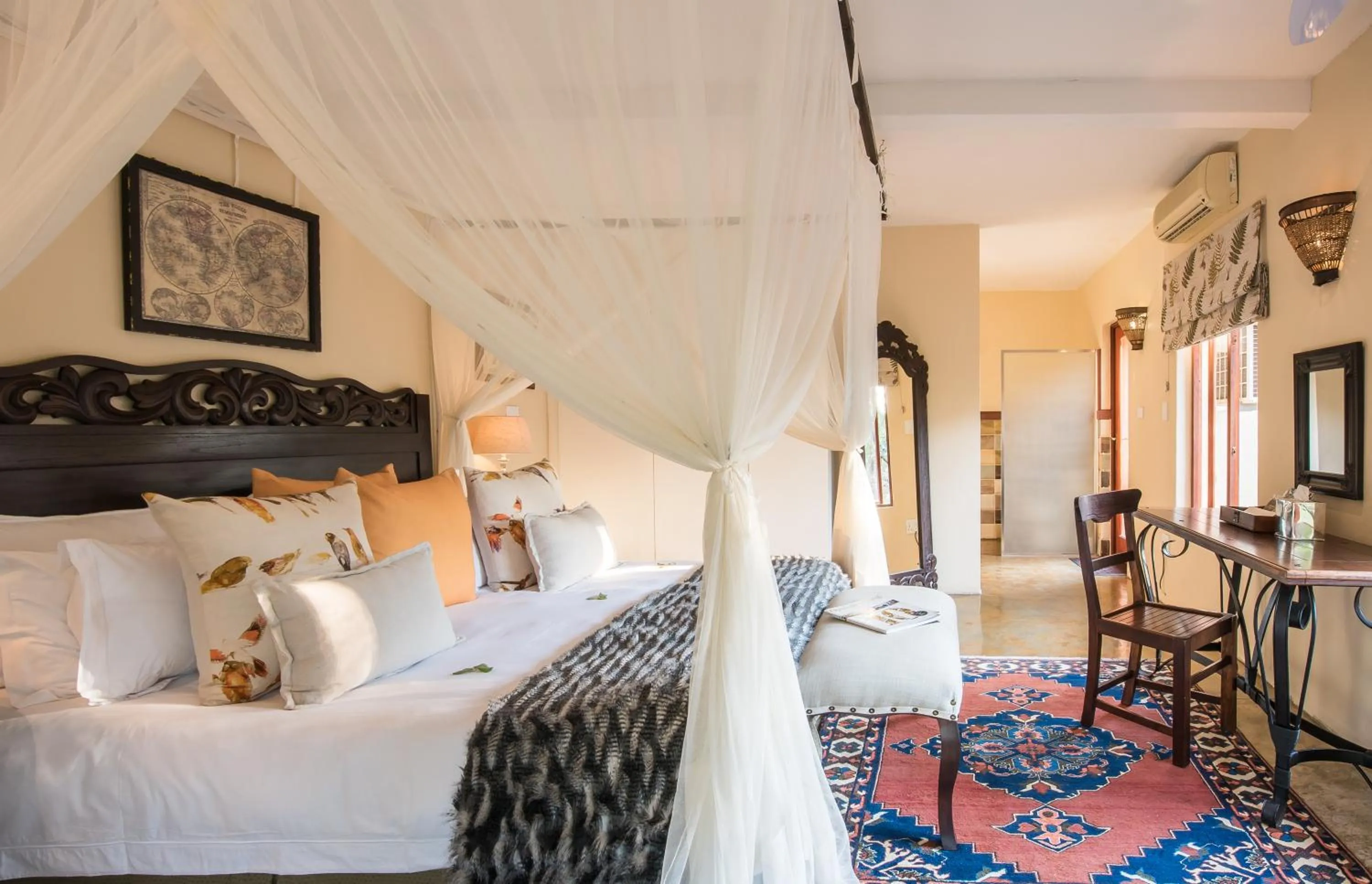 Bed in Tintswalo Safari