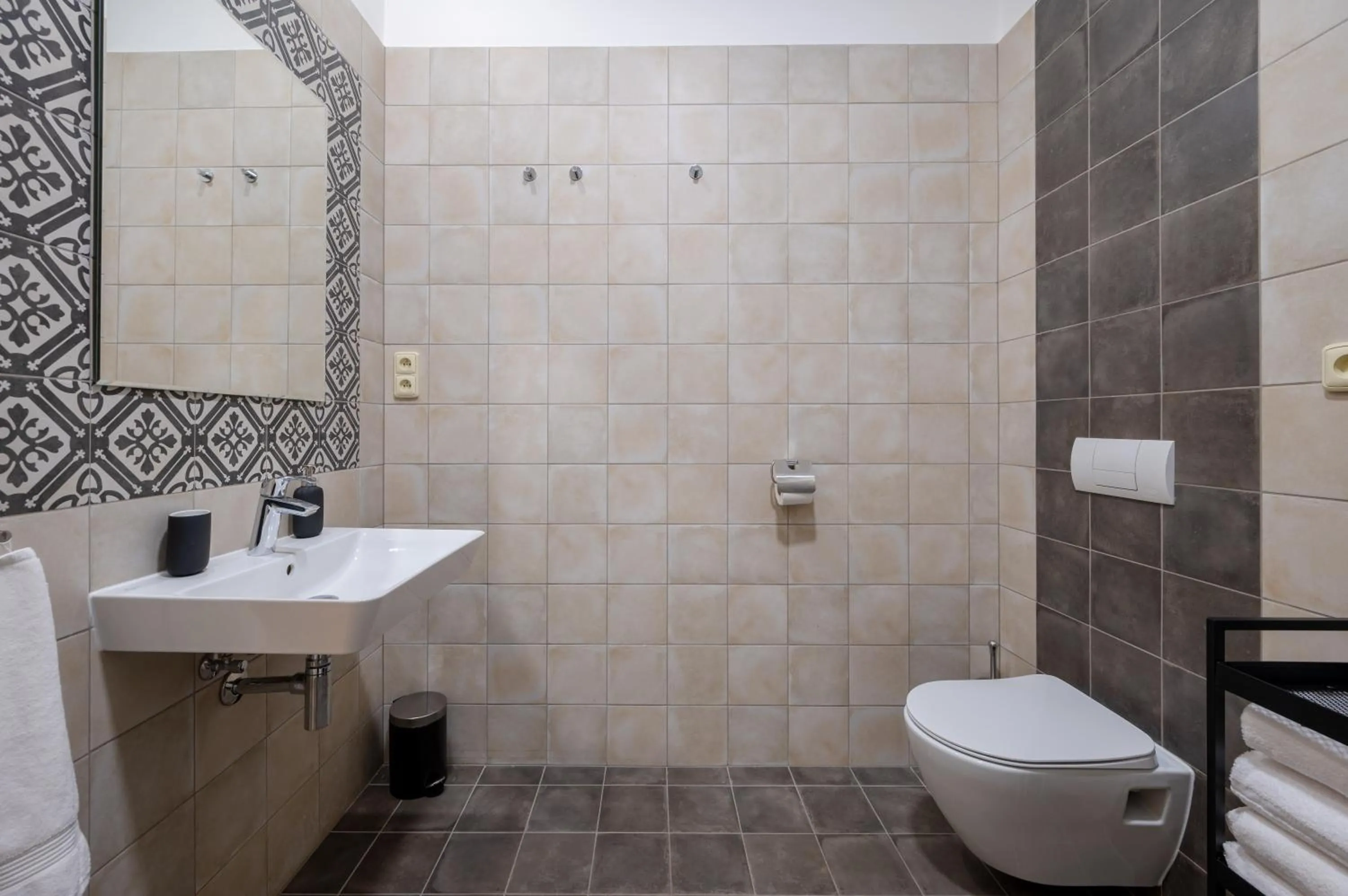 Toilet in Palace Petrarca