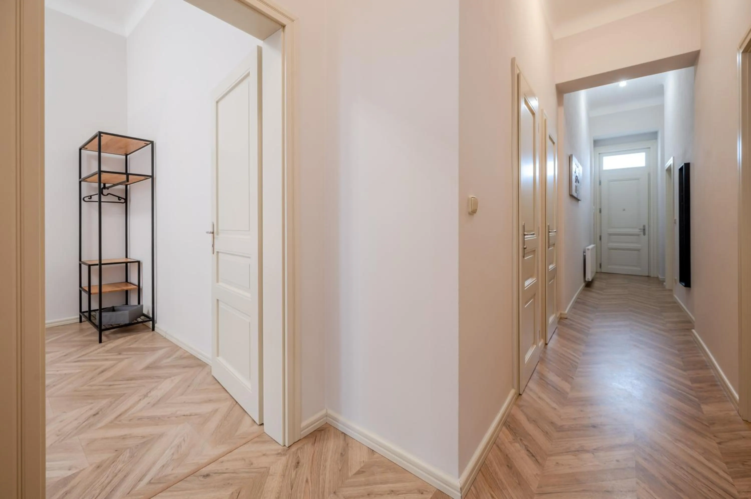 Property building, Bed in Palace Petrarca