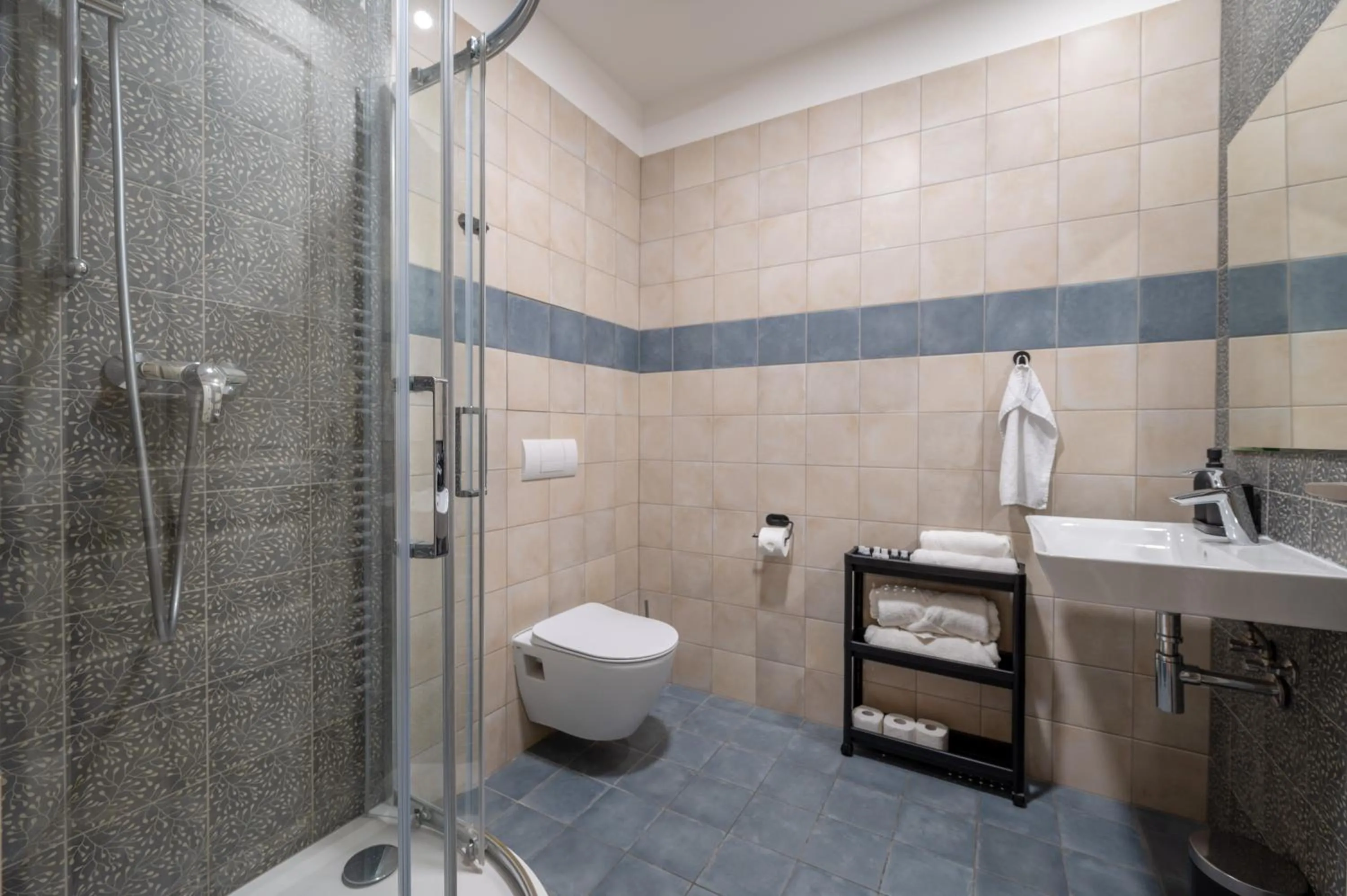 Bathroom in Palace Petrarca