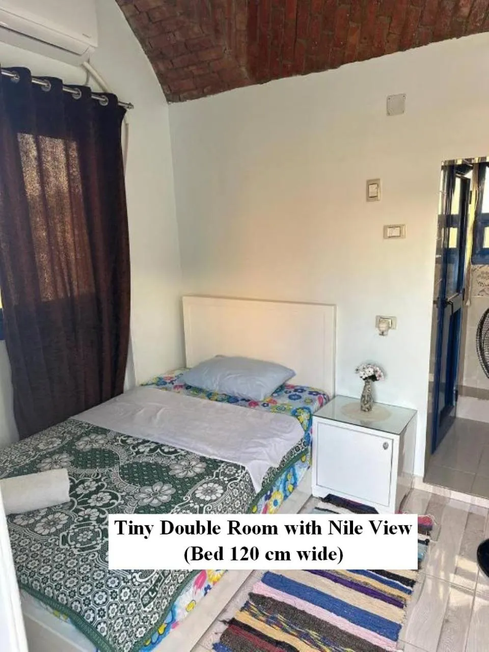 Bed in Bakar Nubian Guest House