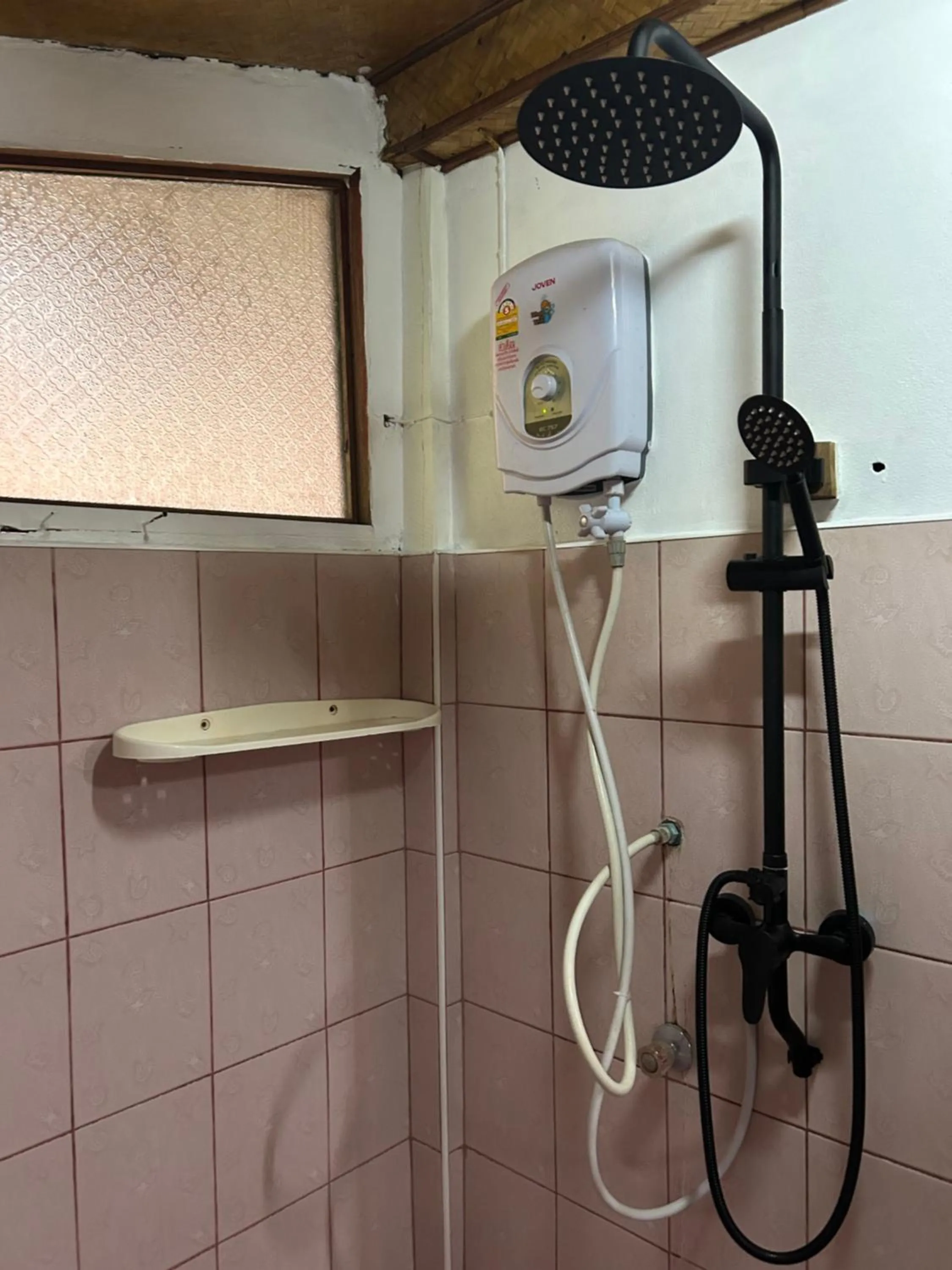 Baan Wisarut Guesthouse