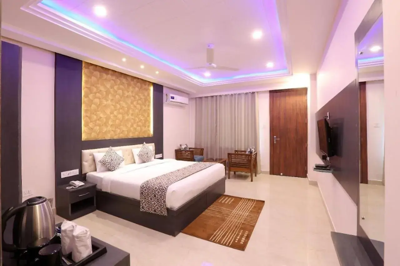 King Room with Balcony in Bonfire Hostels Rishikesh King Room with Balcony in Bonfire Hostels Rishikesh