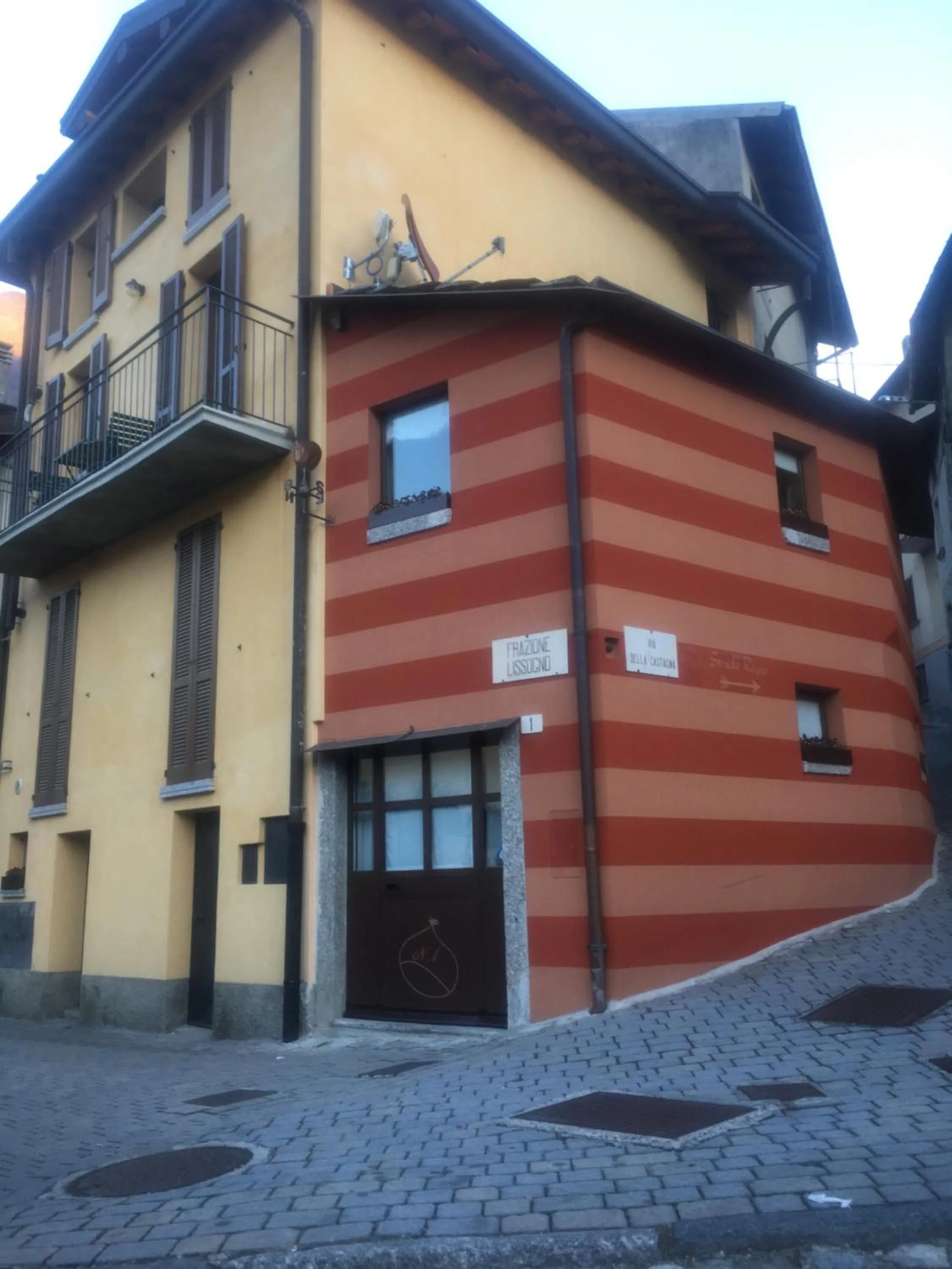 Property building in Casa Vacanza Castagna