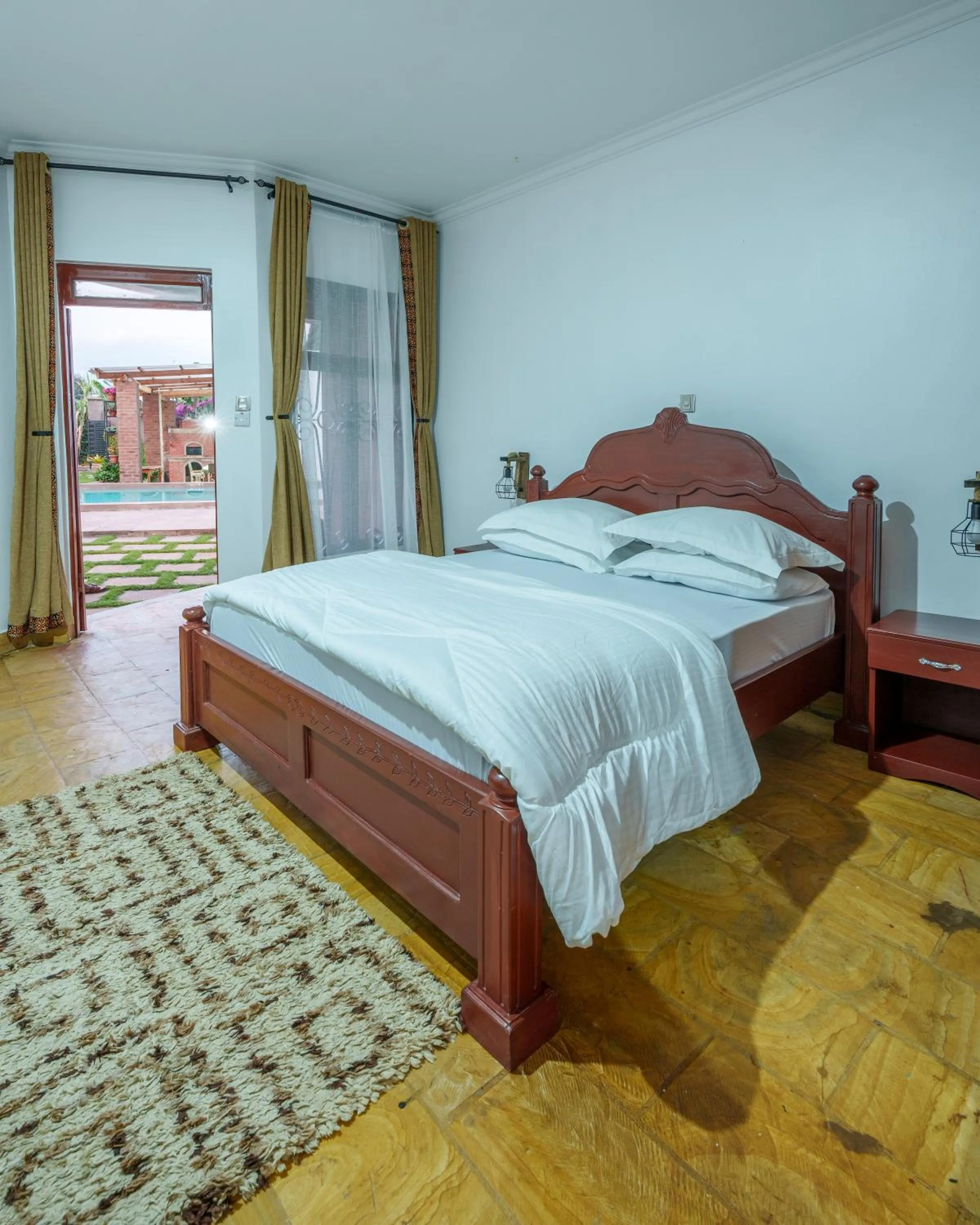Bed in Sprunger Avenue - tulia homes