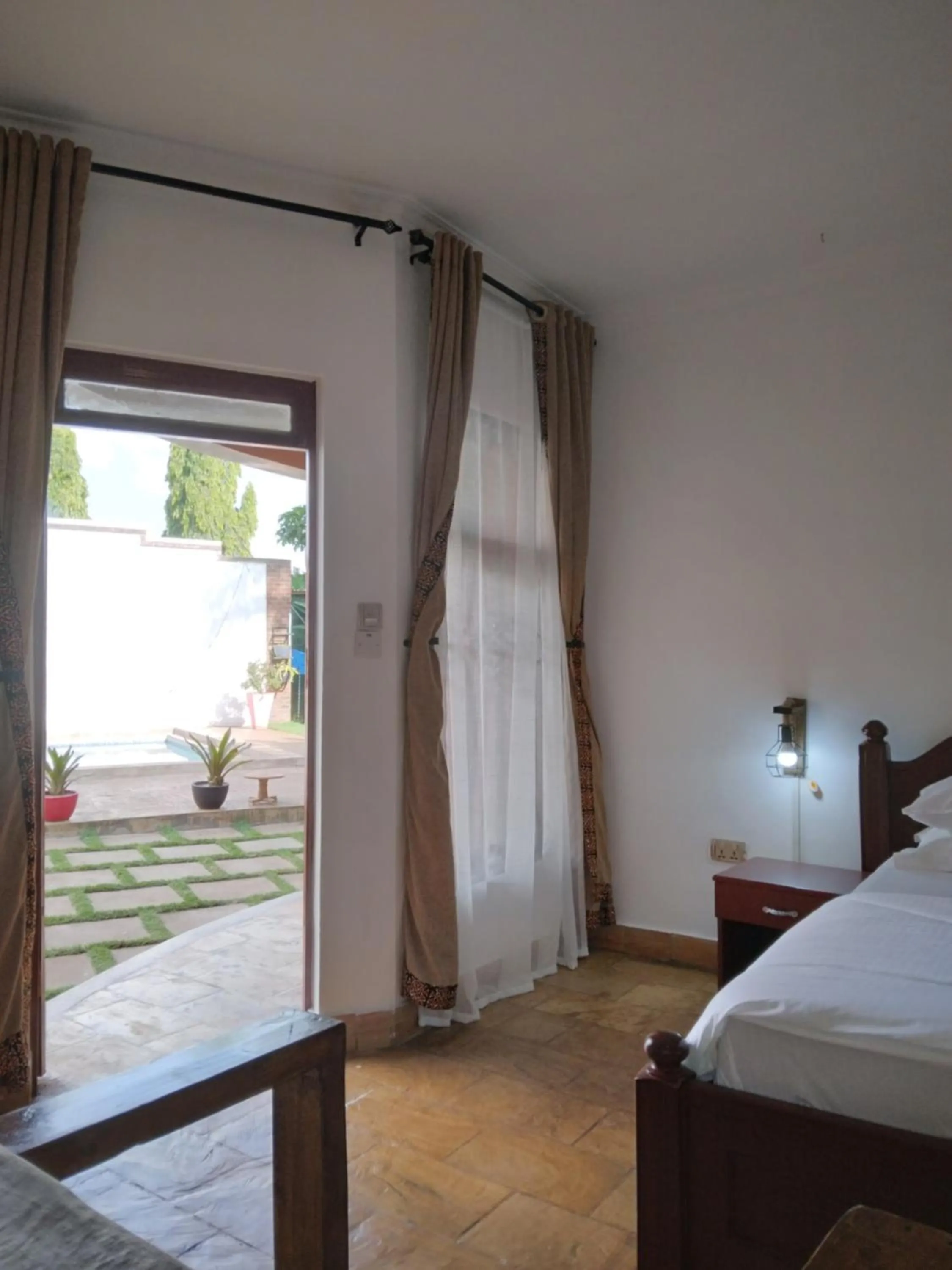 Bed in Sprunger Avenue - tulia homes