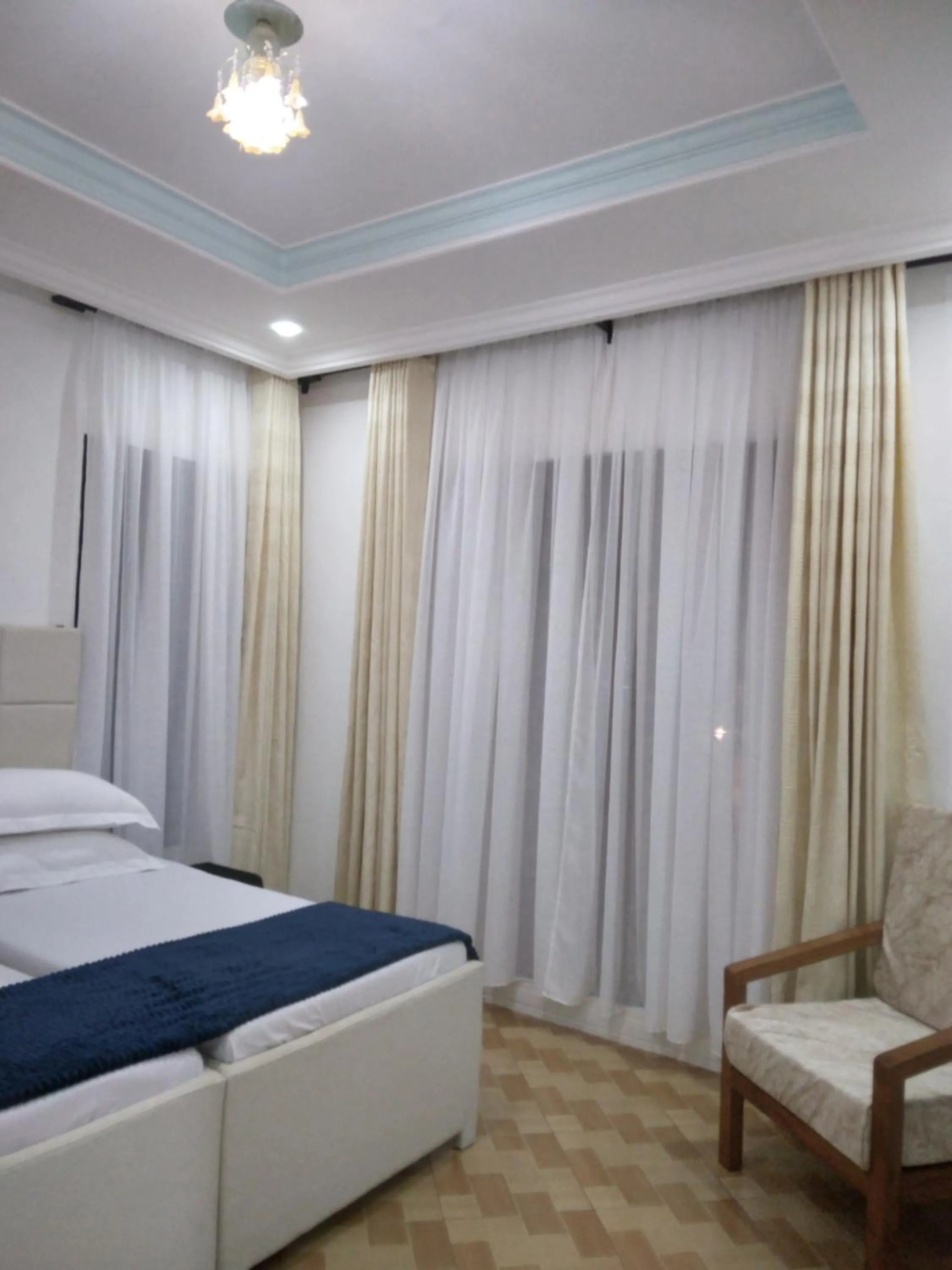 Bed in Sprunger Avenue - tulia homes