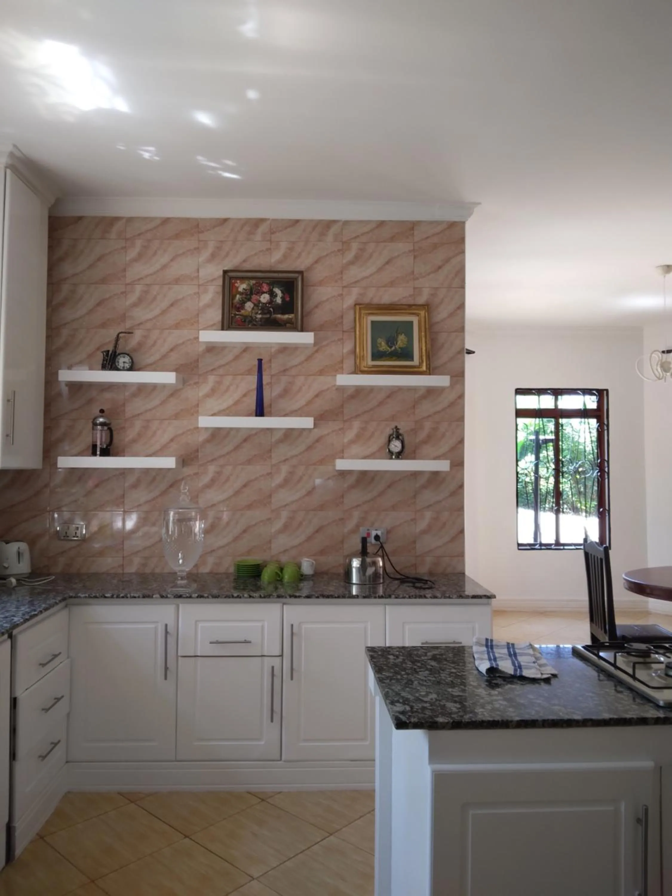 kitchen in Sprunger Avenue - tulia homes