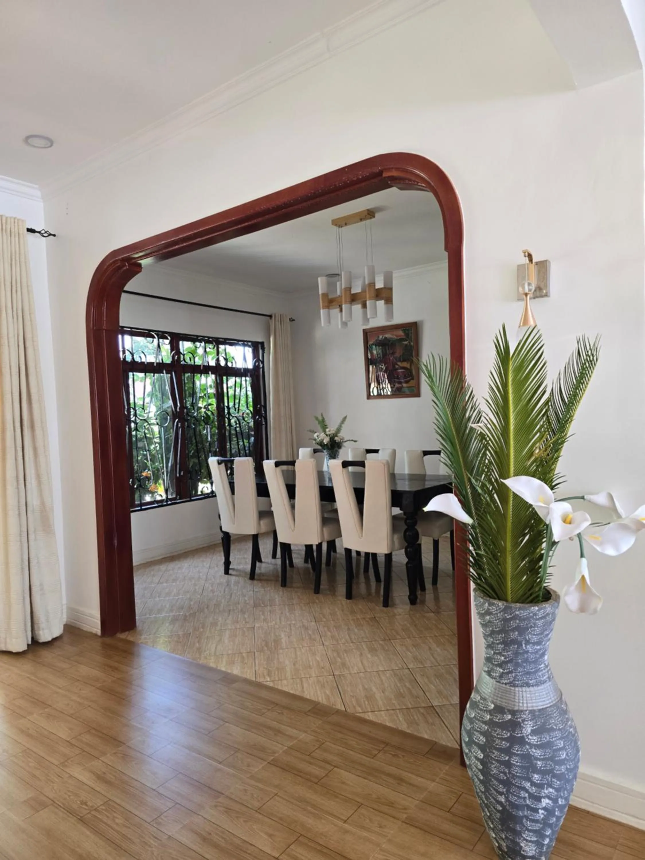 Dining area in Sprunger Avenue - tulia homes