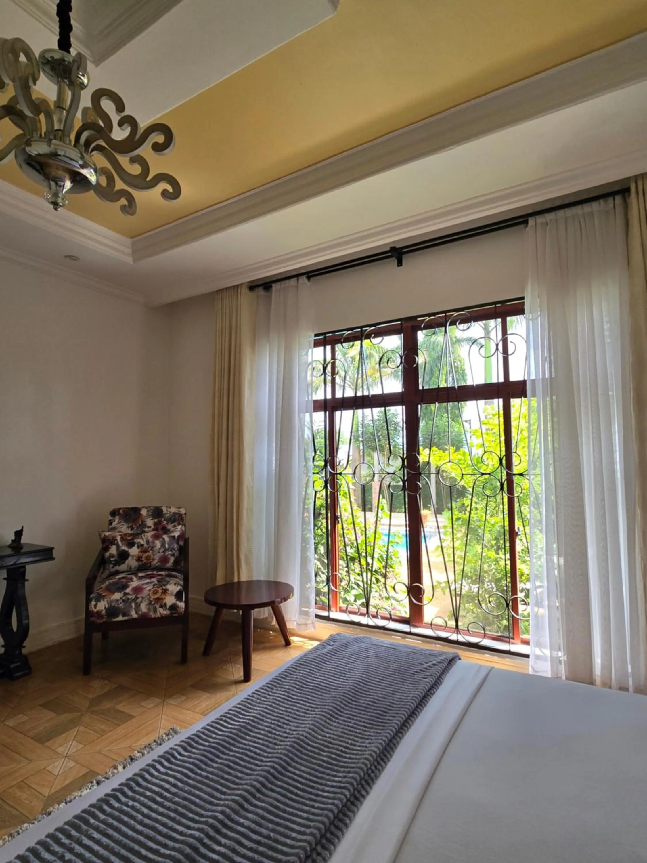 Bed in Sprunger Avenue - tulia homes
