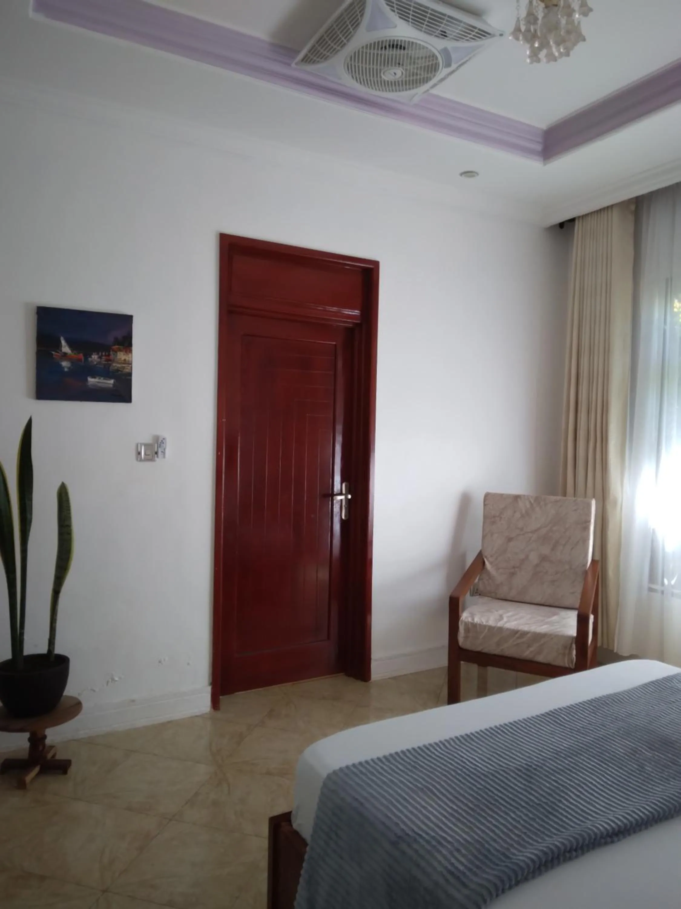 Bedroom, Bed in Sprunger Avenue - tulia homes