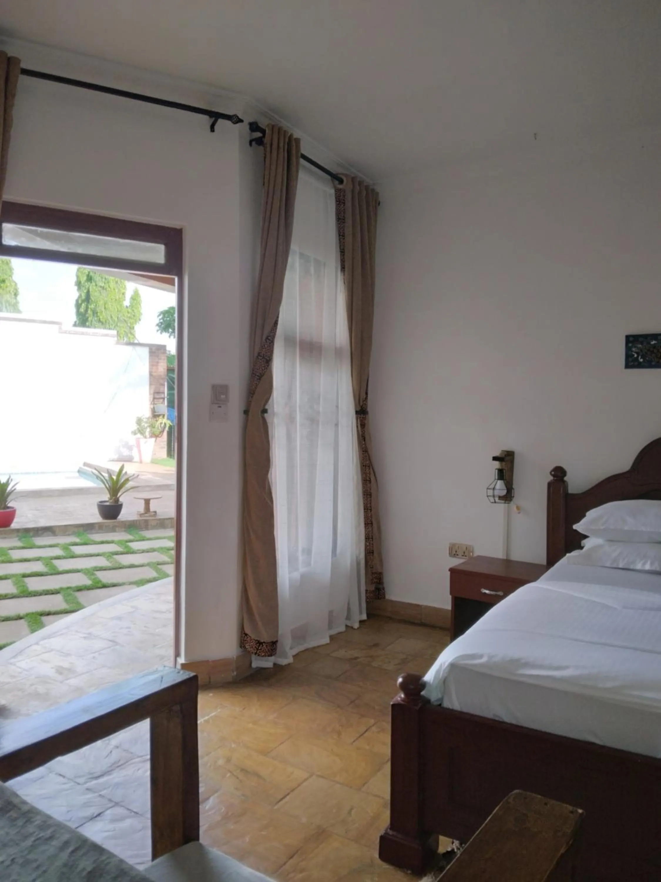 Bed in Sprunger Avenue - tulia homes