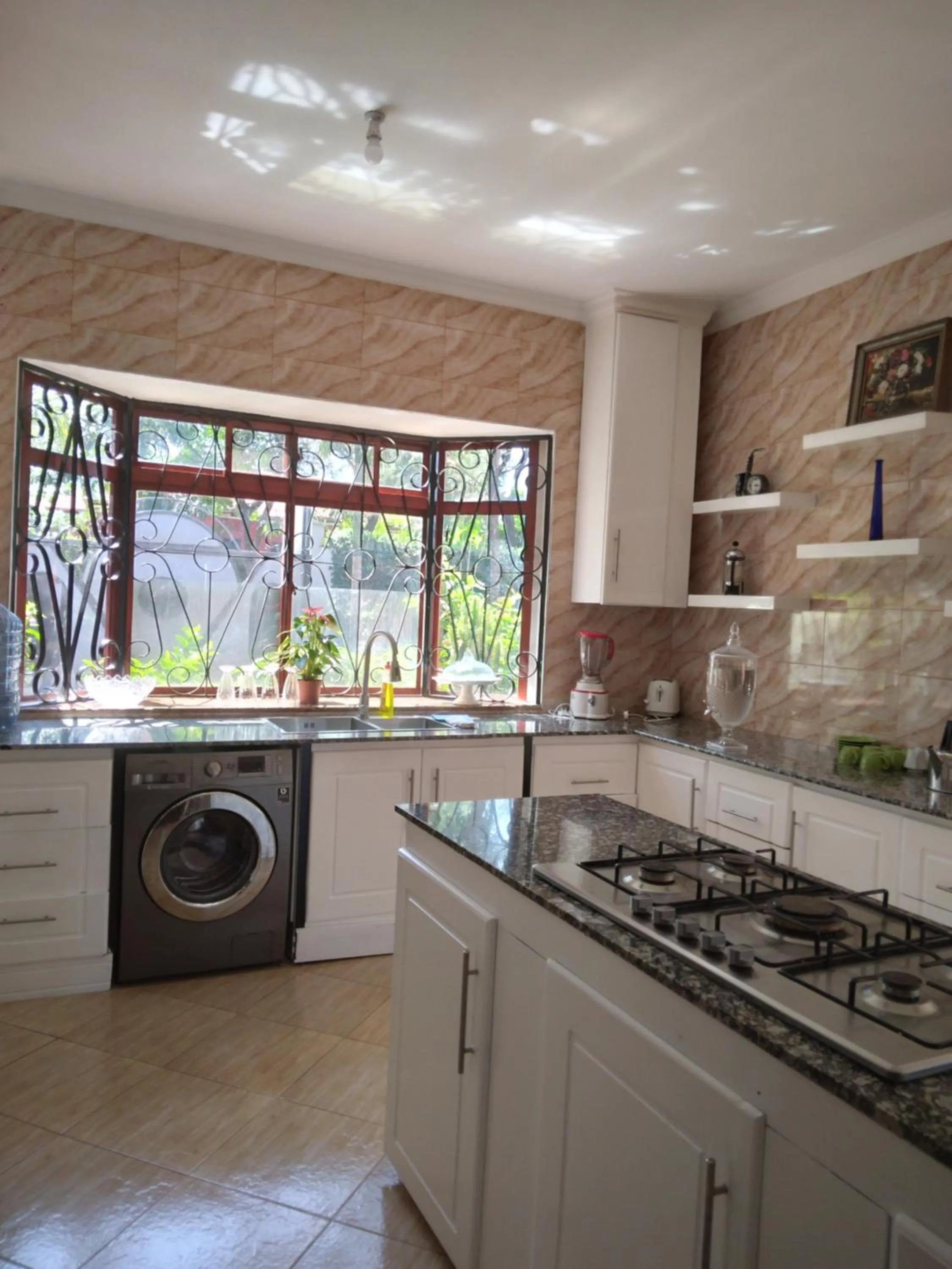 kitchen in Sprunger Avenue - tulia homes