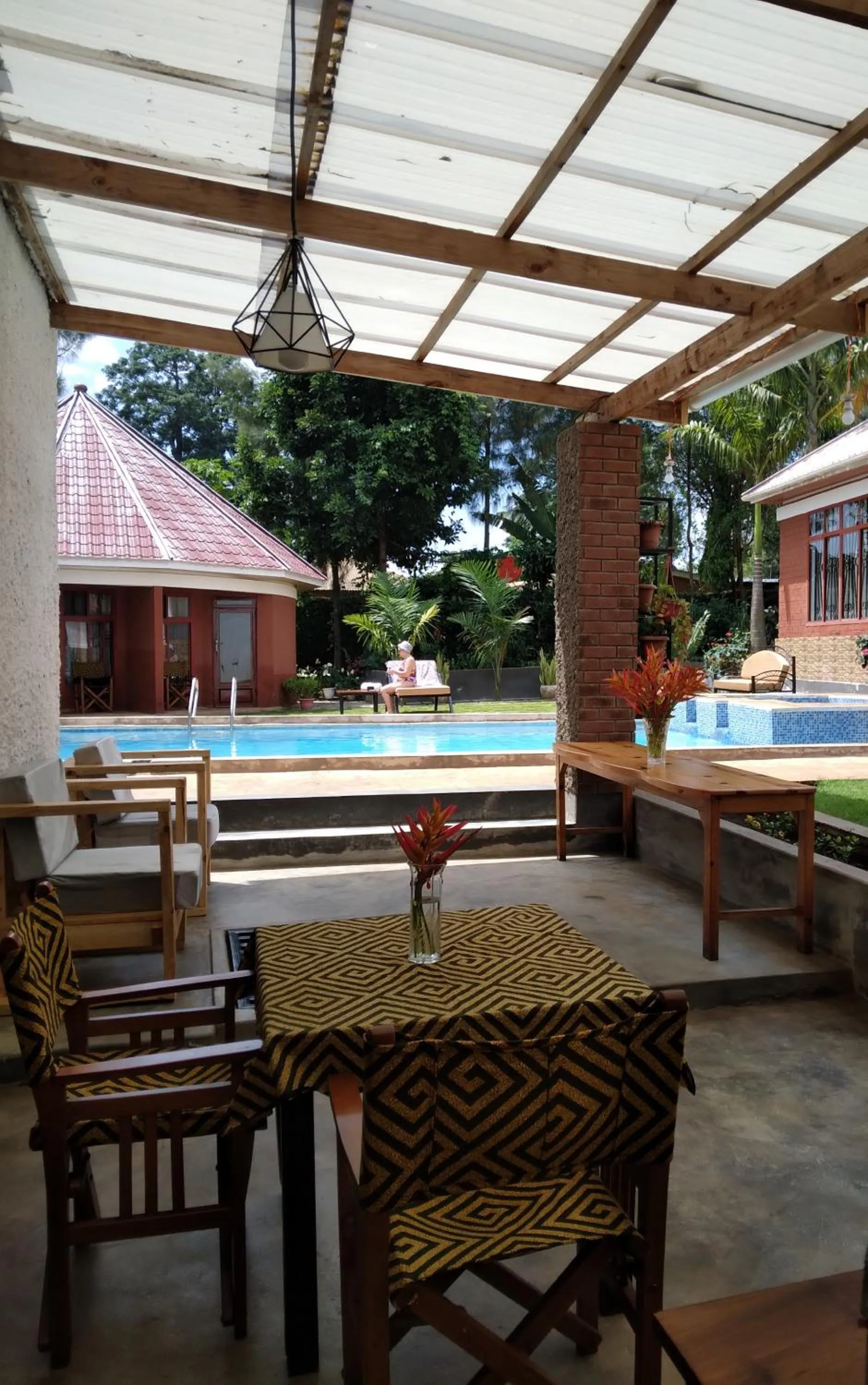 Restaurant/places to eat in Sprunger Avenue - tulia homes