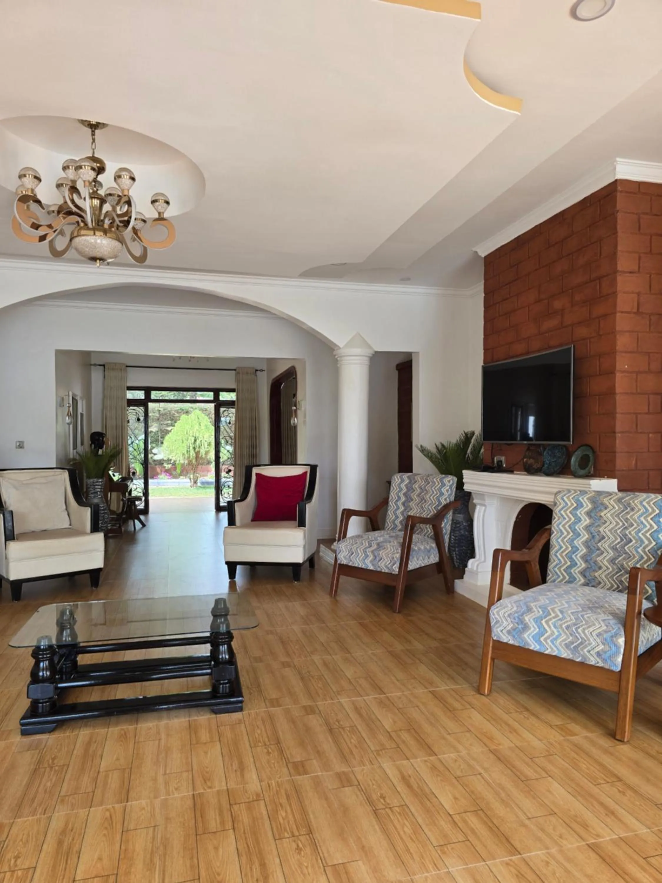 Living room in Sprunger Avenue - tulia homes