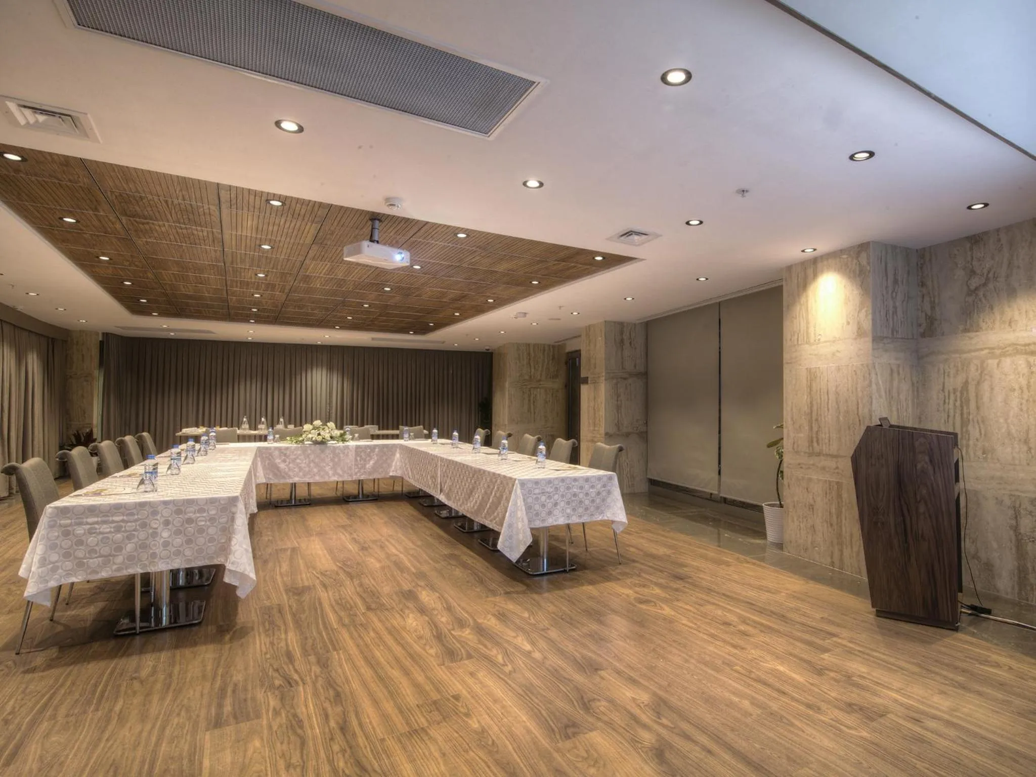 Fitness centre/facilities in Fesa Business Hotel