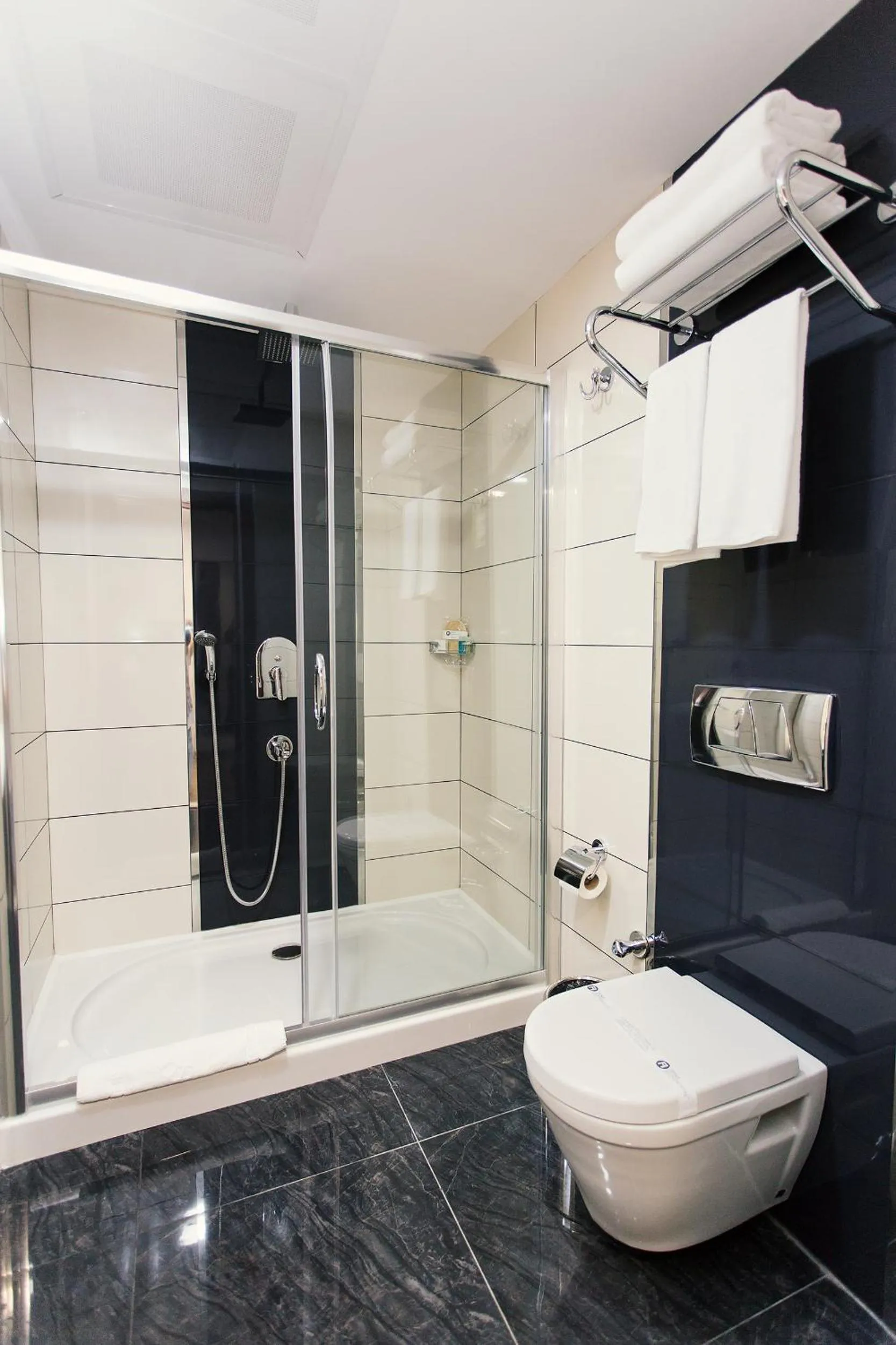 Bathroom in Fesa Business Hotel