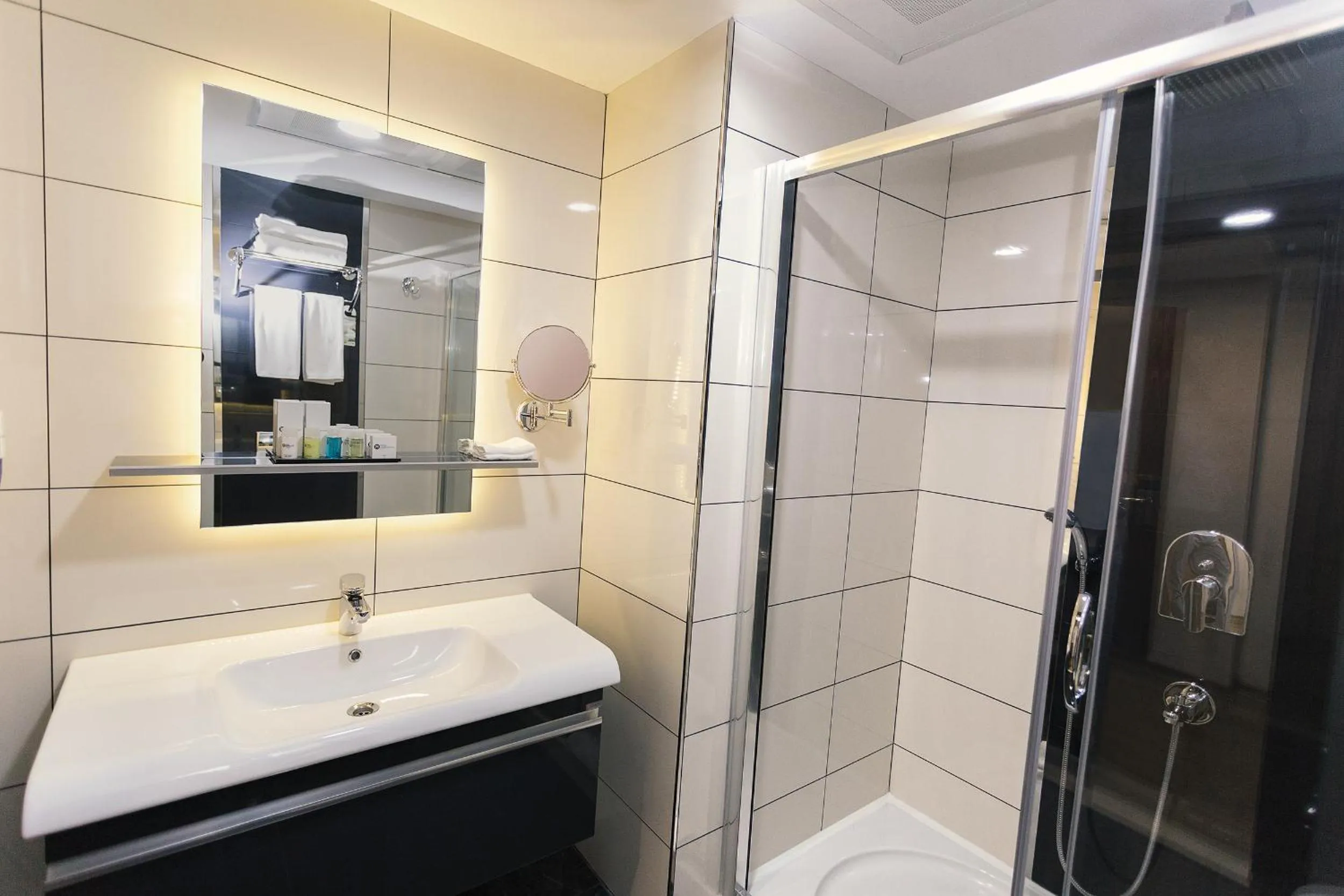 Bathroom in Fesa Business Hotel