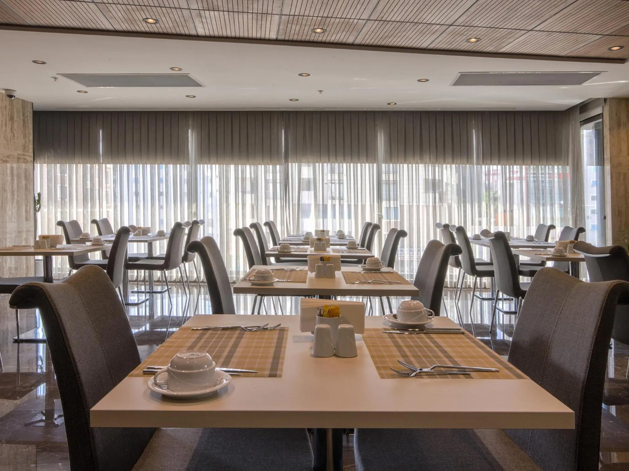 Restaurant/places to eat in Fesa Business Hotel