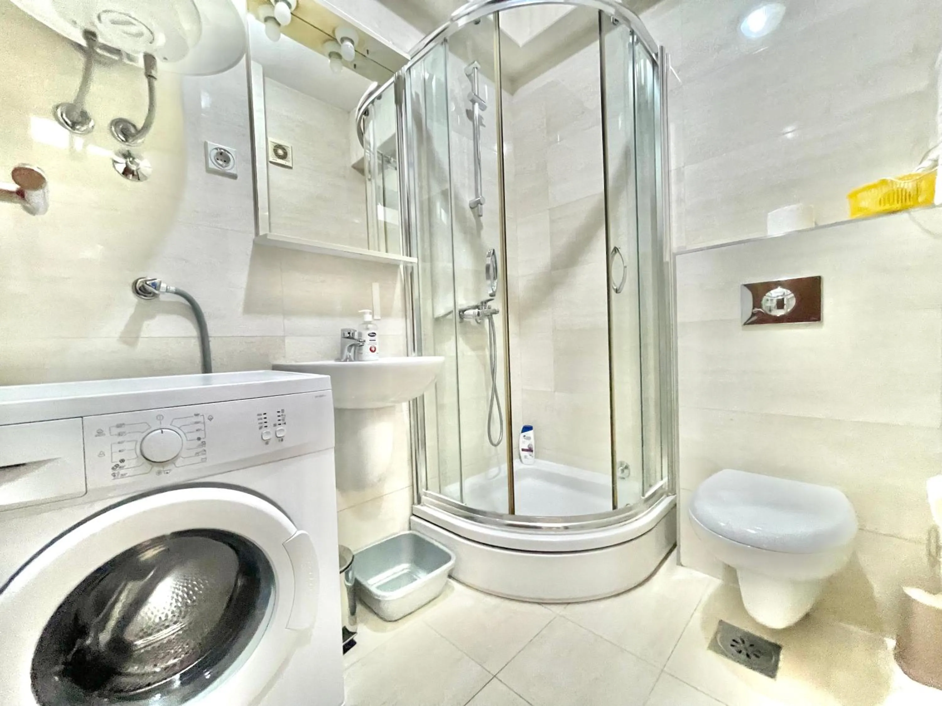 Shower in Comfort Apartments Aleksic
