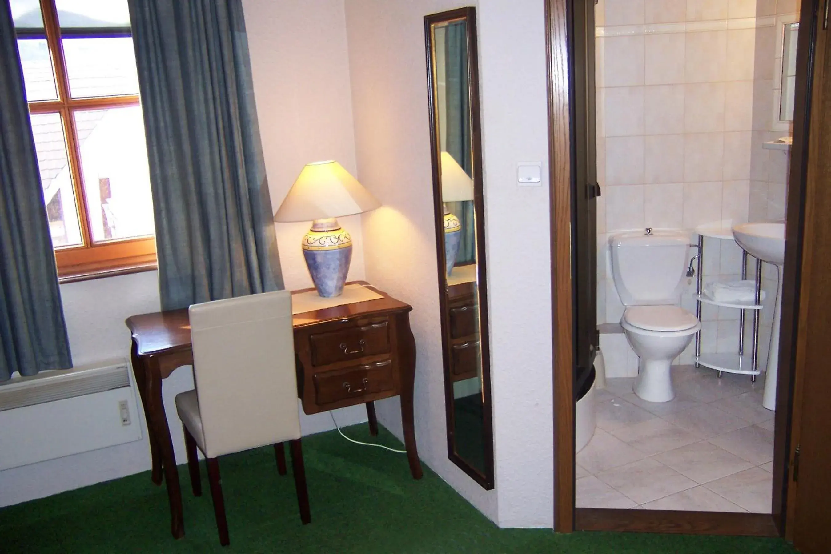 Twin Room in Hotel Restaurant Cristal Twin Room in Hotel Restaurant Cristal