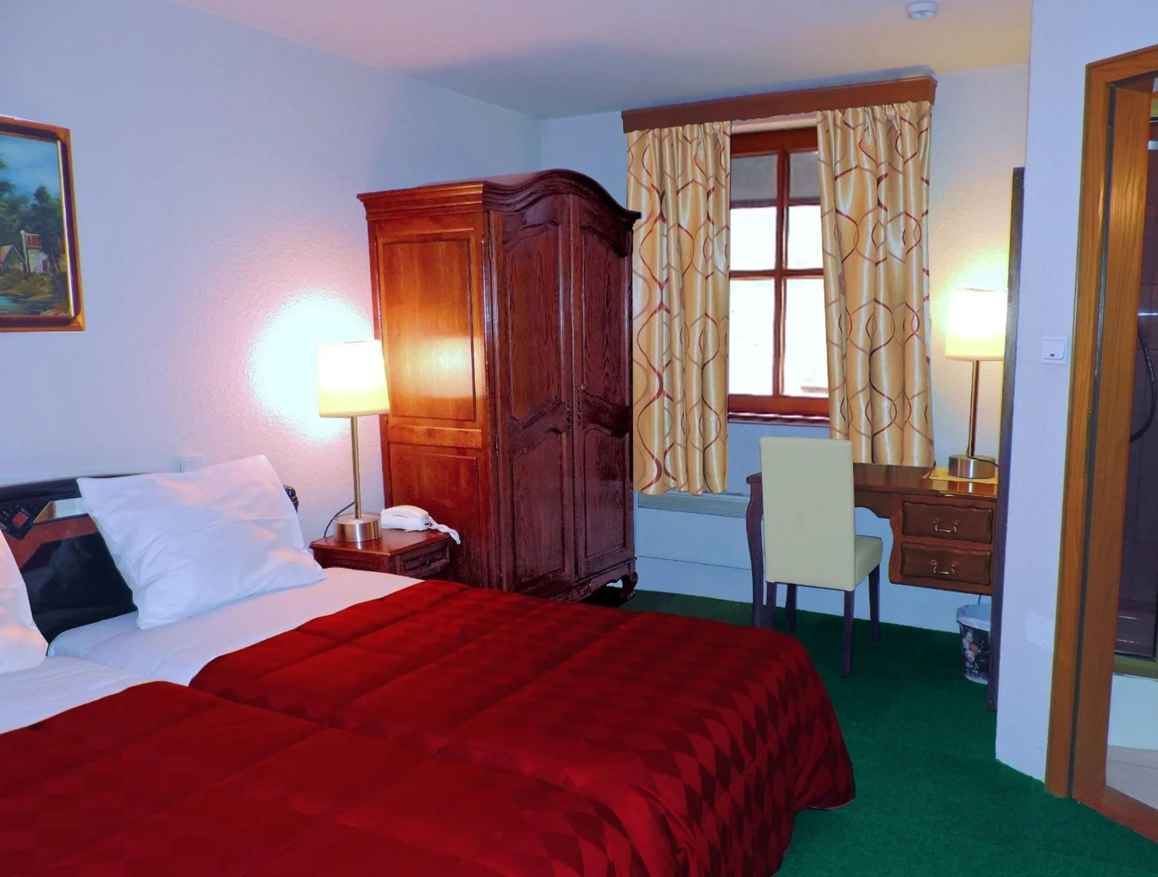 Bedroom in Hotel Restaurant Cristal