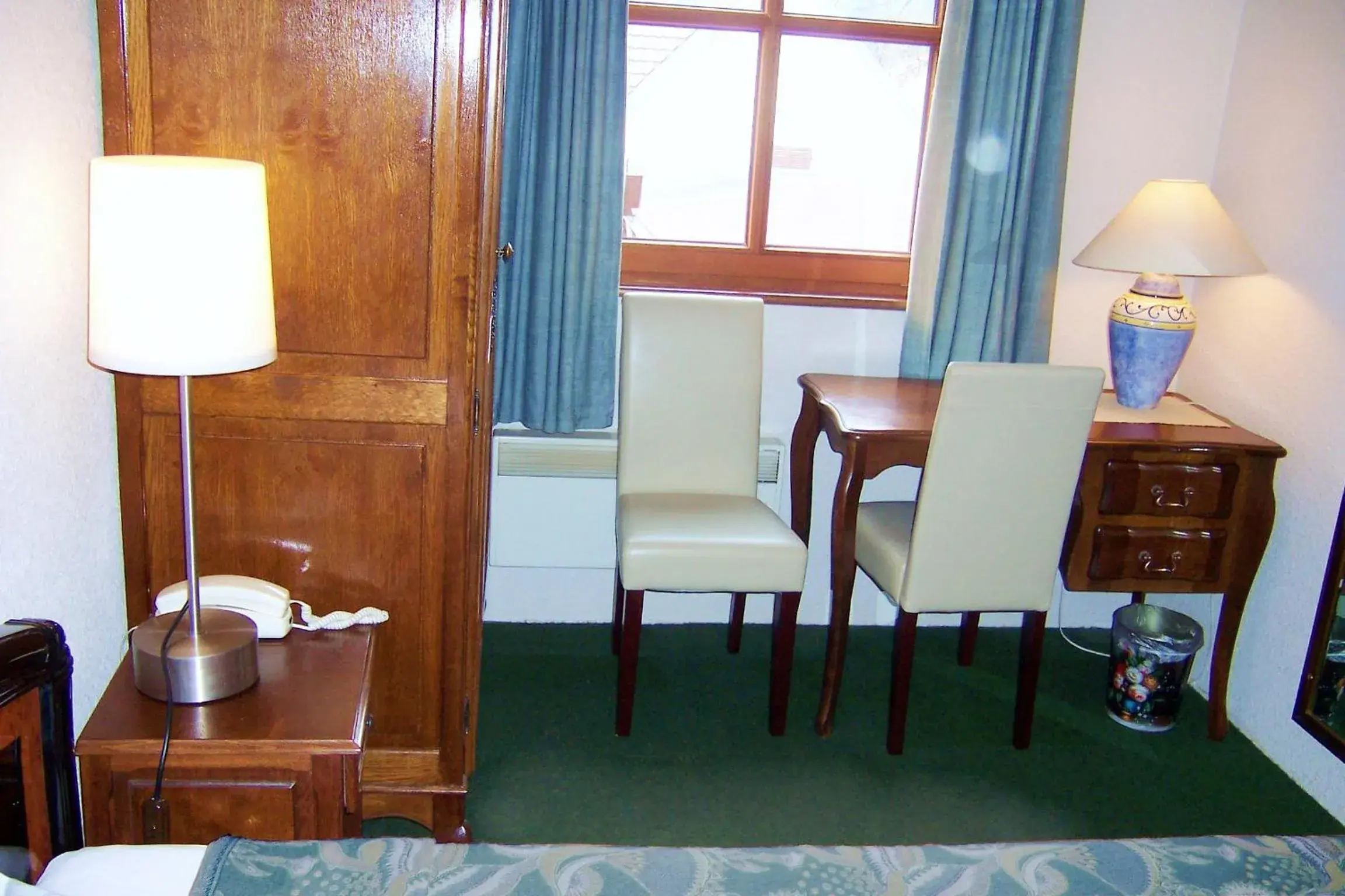 Twin Room in Hotel Restaurant Cristal Twin Room in Hotel Restaurant Cristal