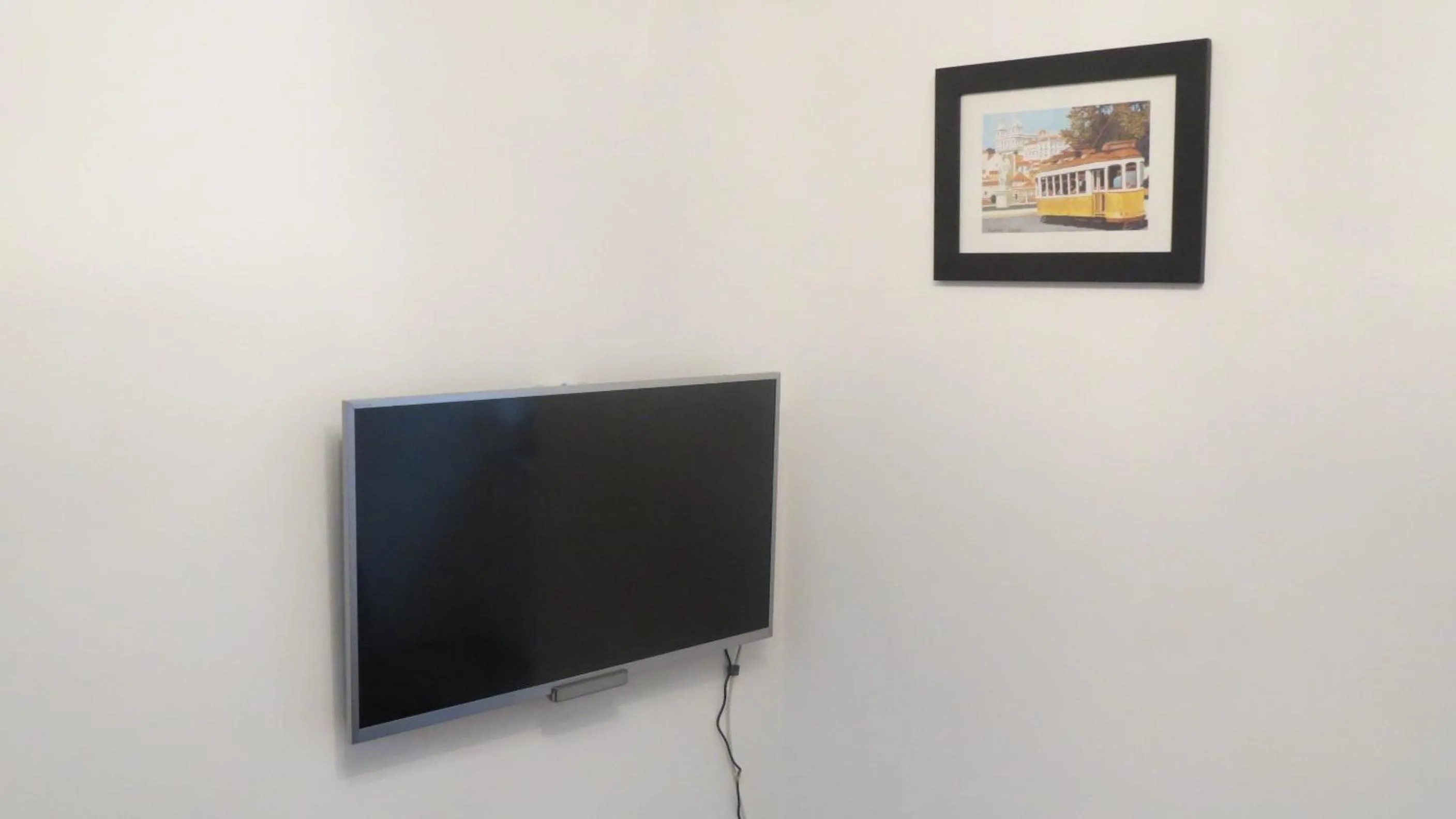 TV and multimedia in Encanto da Paz