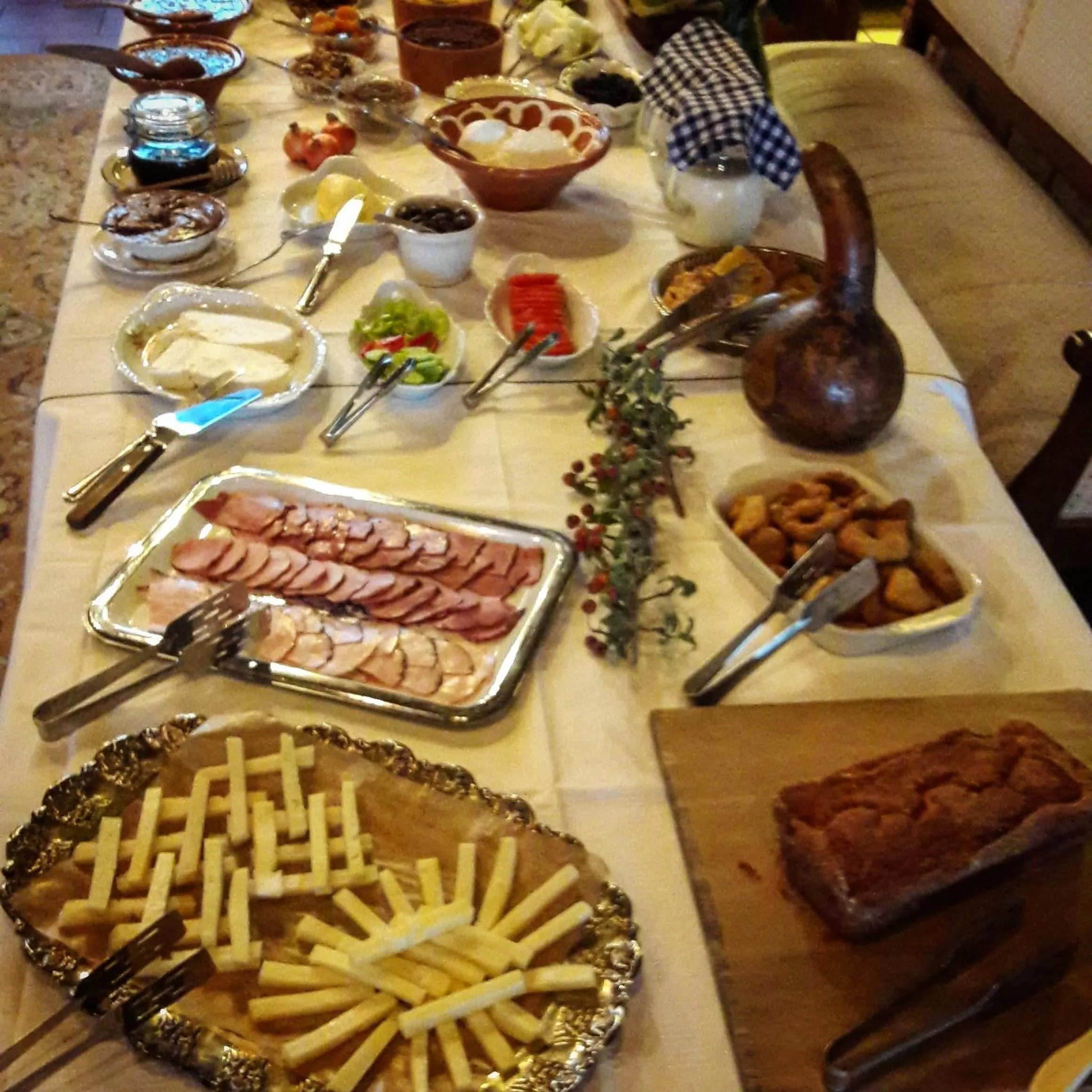 Food in Montanema Handmade Village