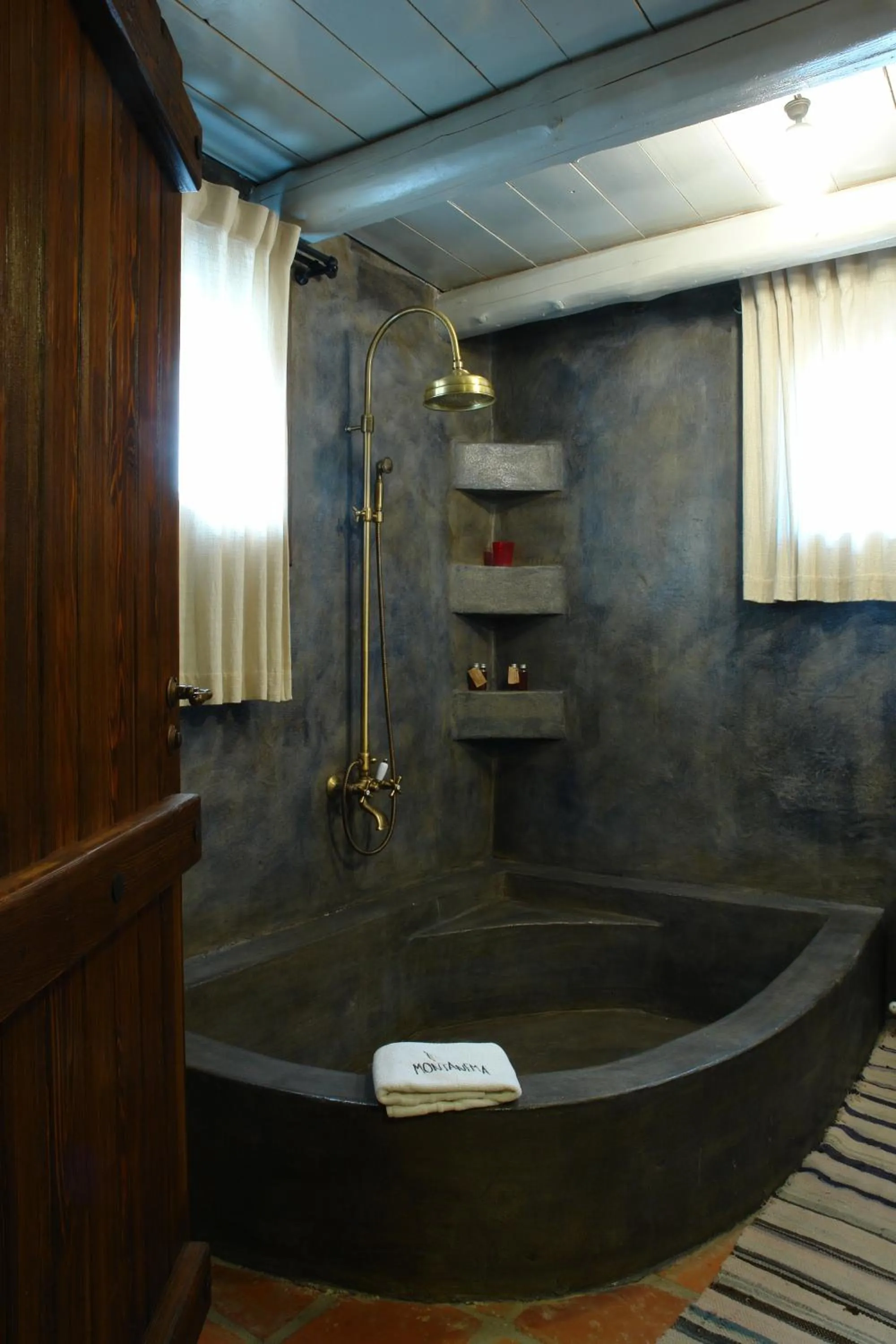 Montanema Handmade Village