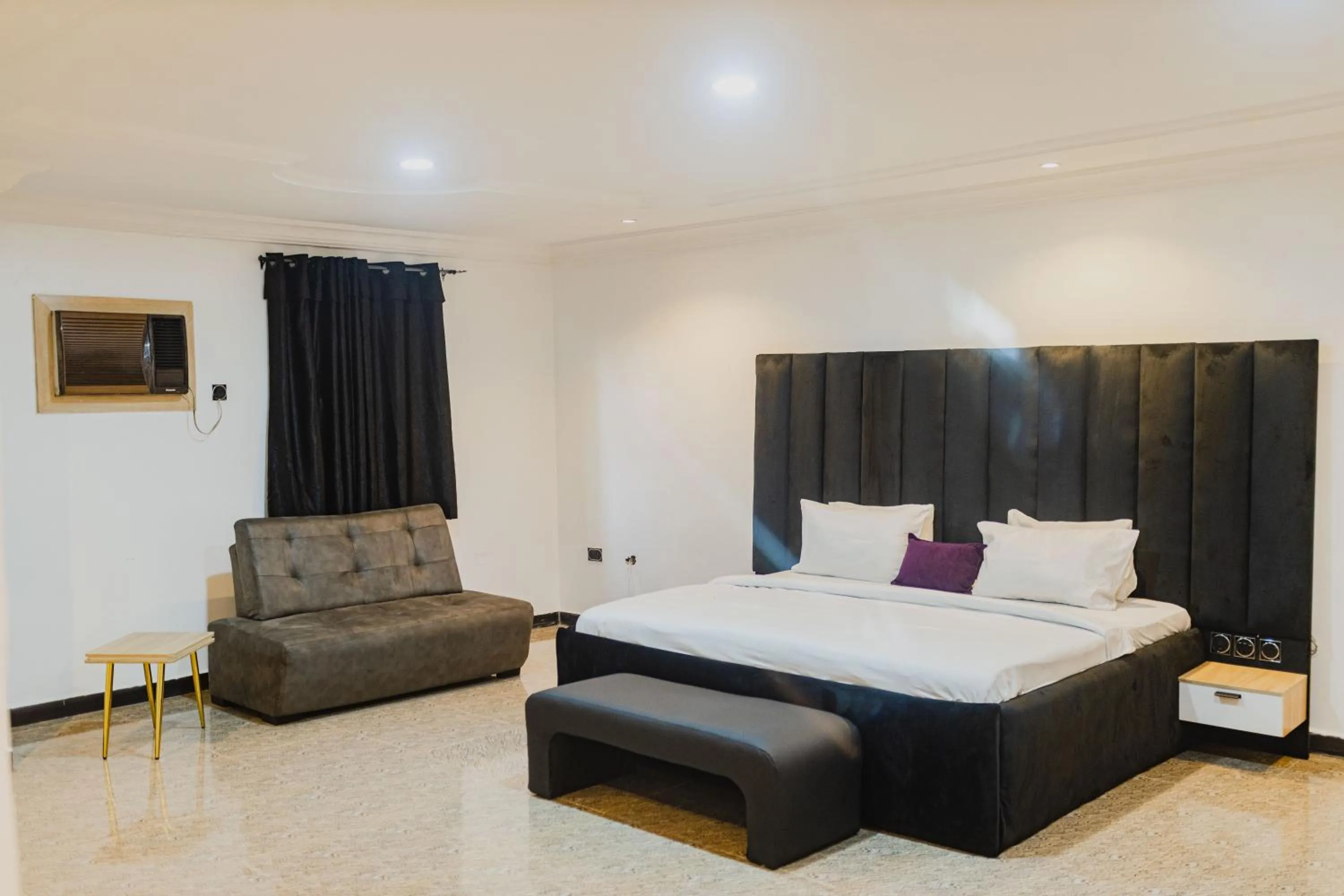 Bedroom in Ovic Hotel