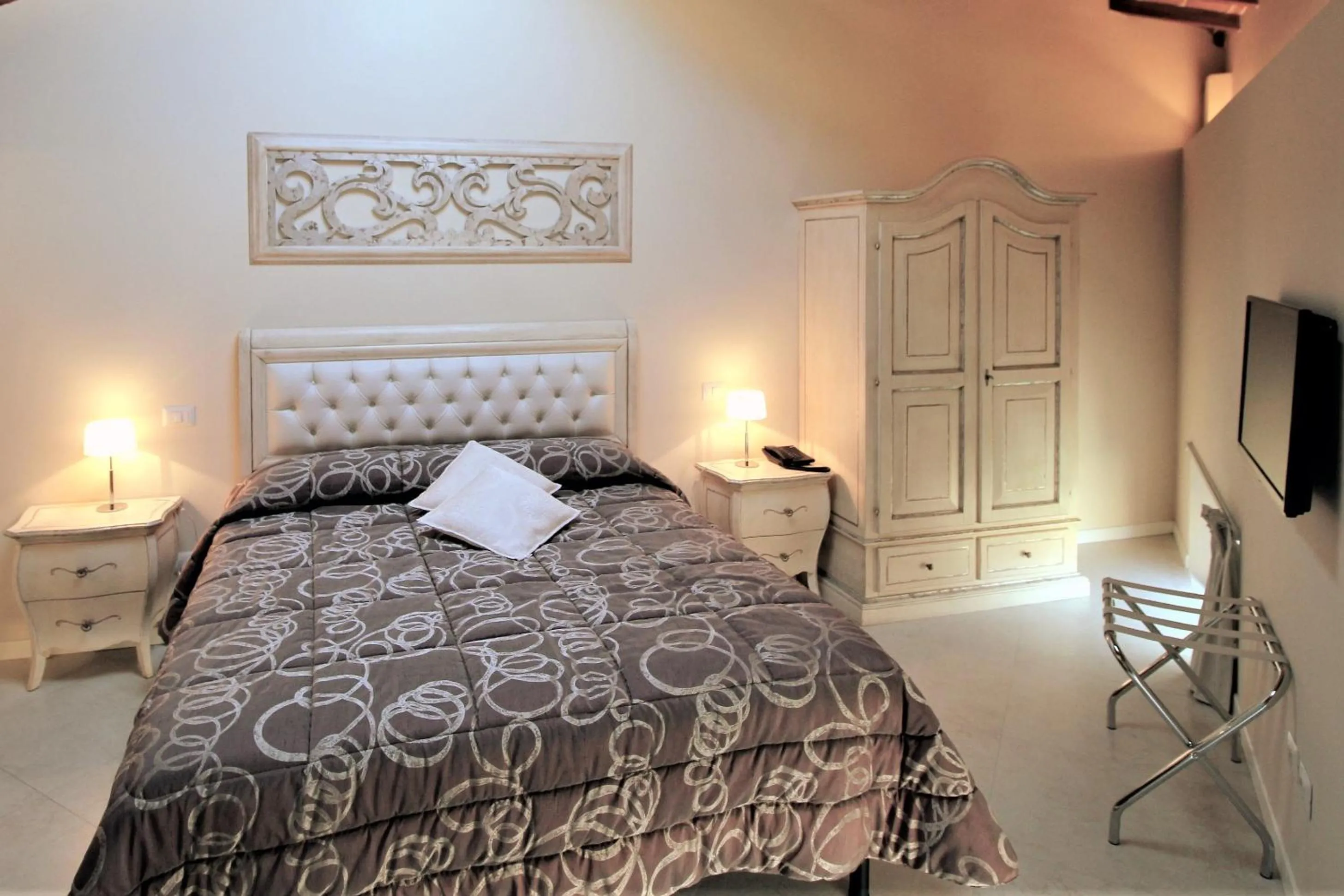 Bed in Villa del Sole Siena