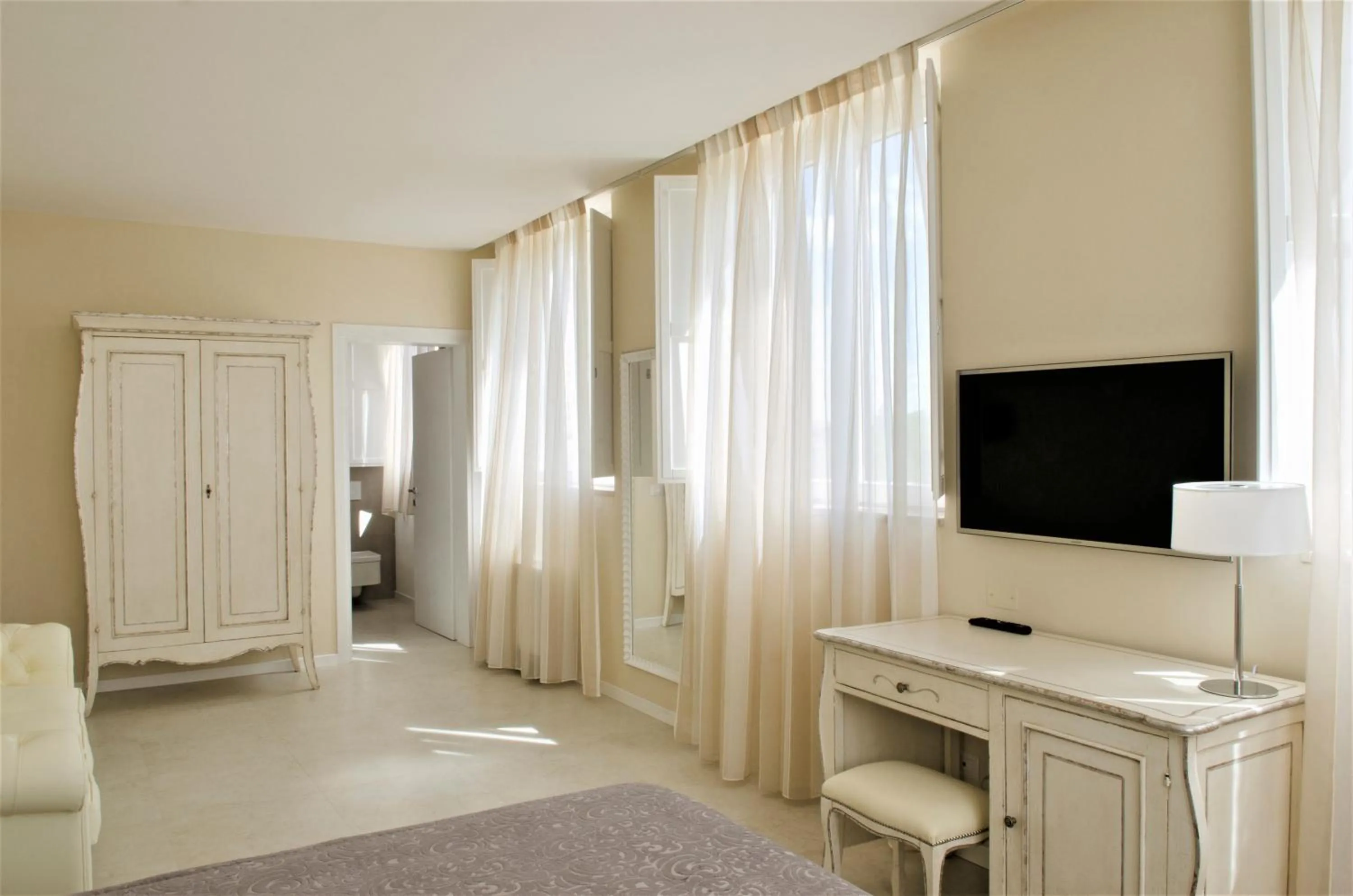 Bed in Villa del Sole Siena