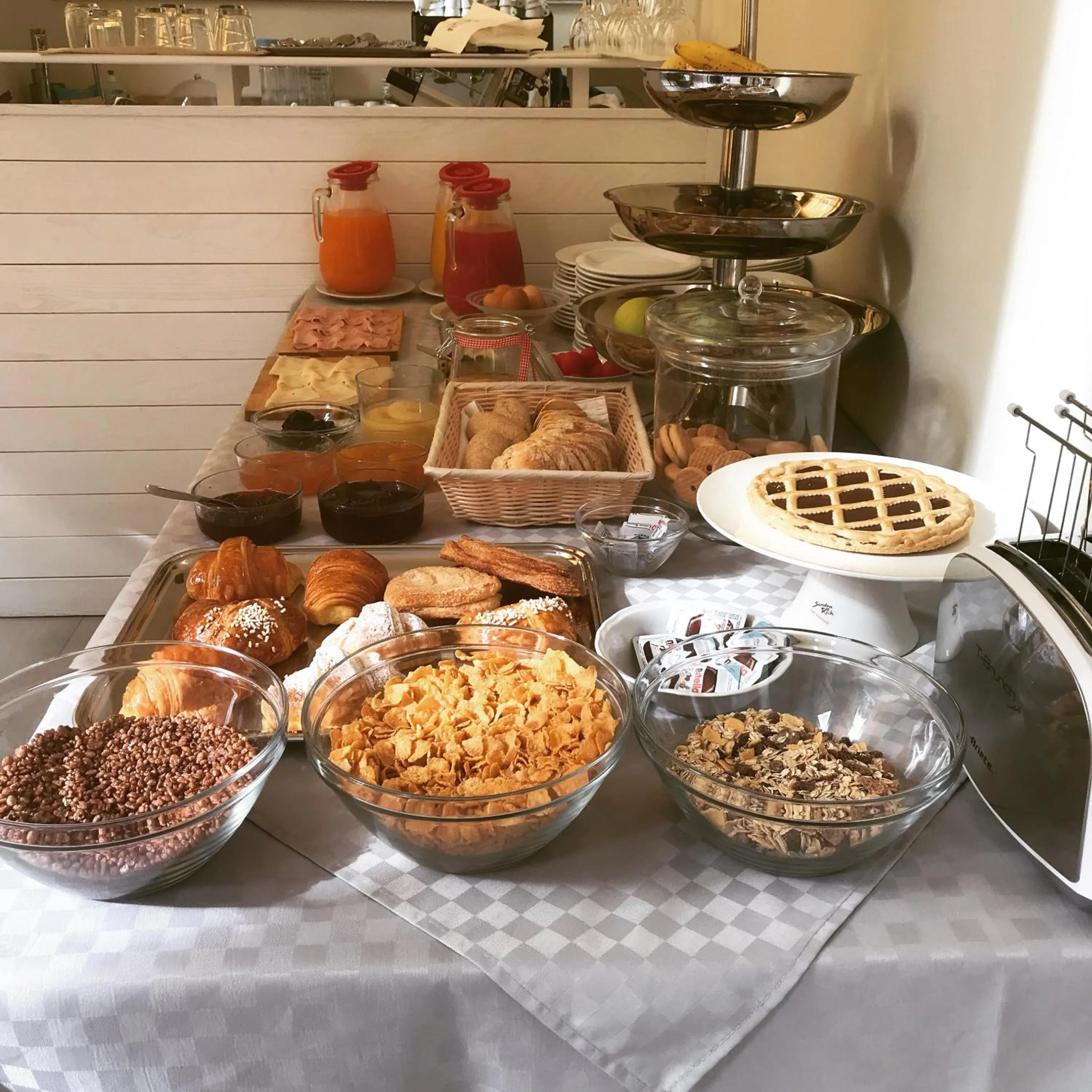 Food and drinks in Villa del Sole Siena