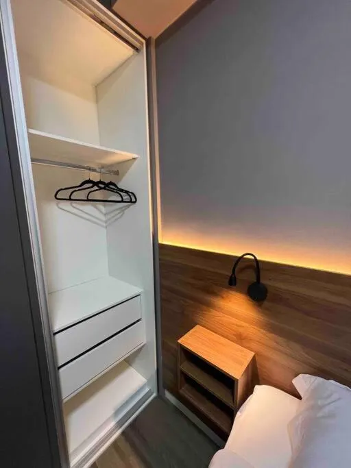 Bed in Novo, garagem e piscina, moderno ao lado Allianz Park