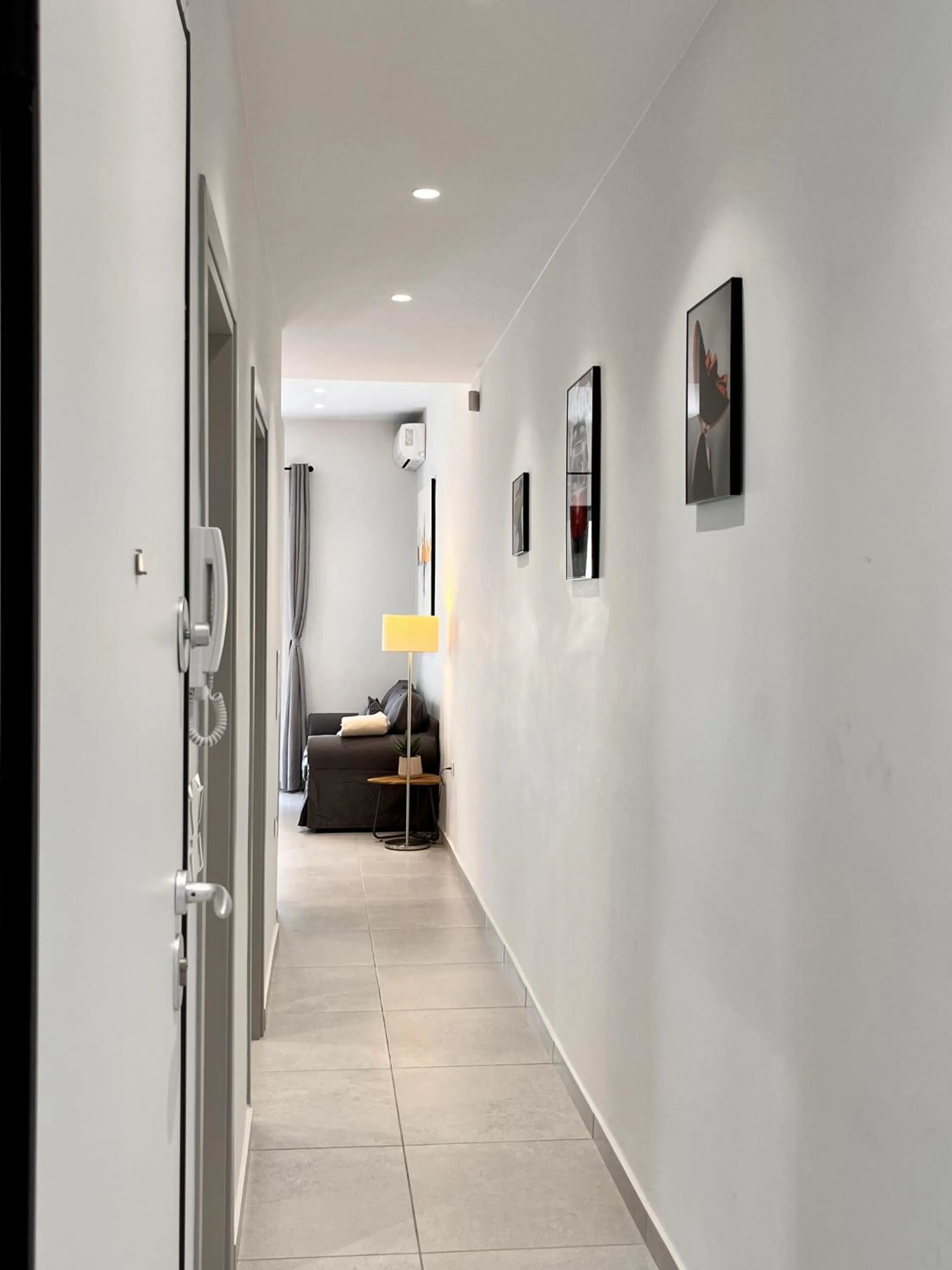 Photo of the whole room in Chic Getaway Near Stavros Niarchos