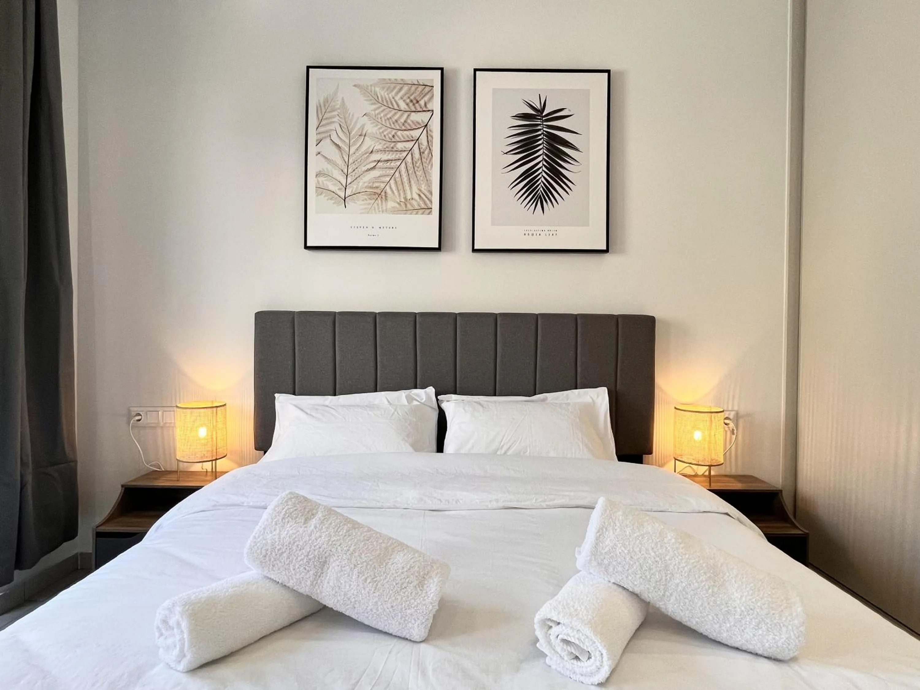 Bed in Chic Getaway Near Stavros Niarchos