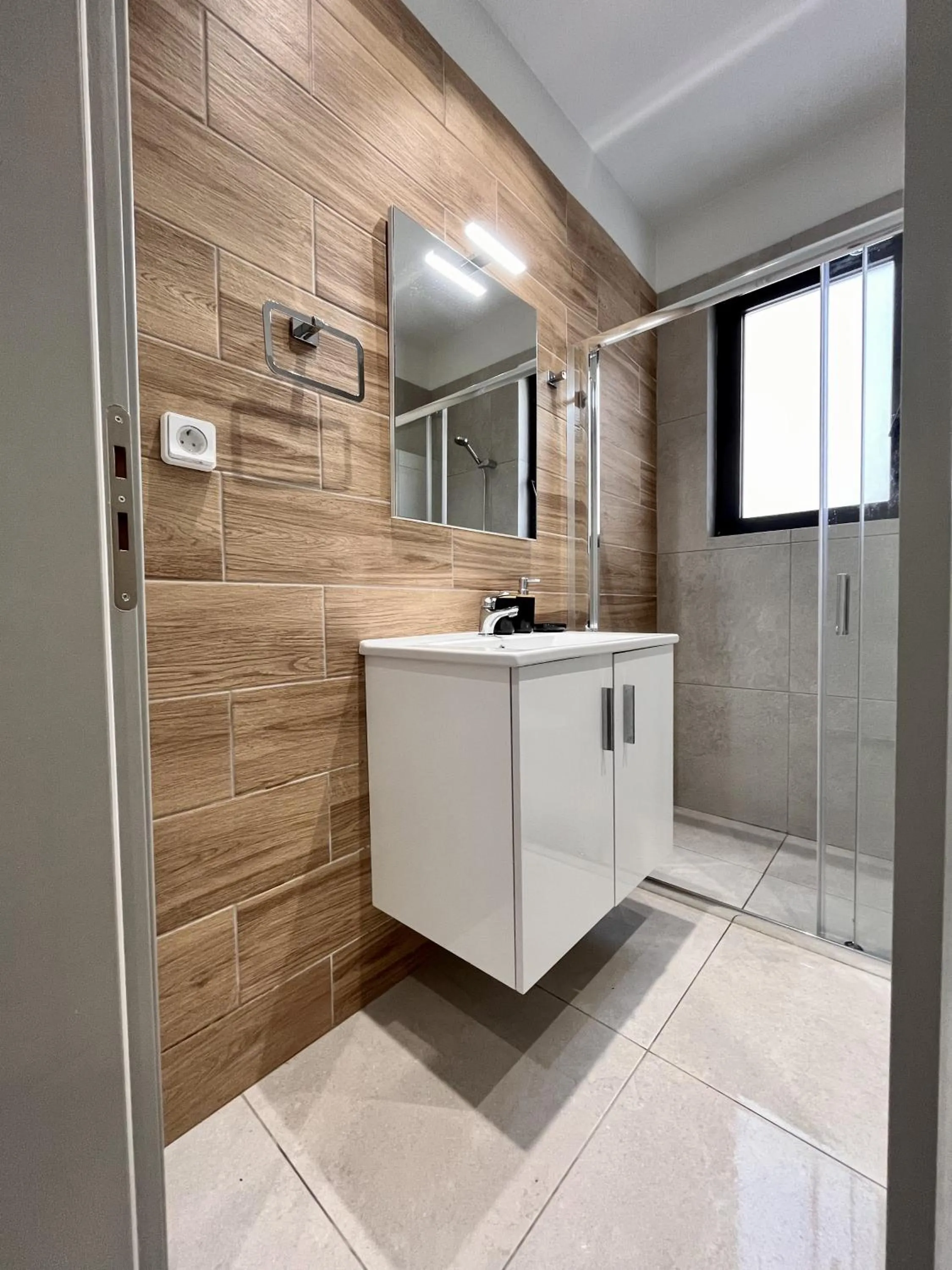 Bathroom in Chic Getaway Near Stavros Niarchos