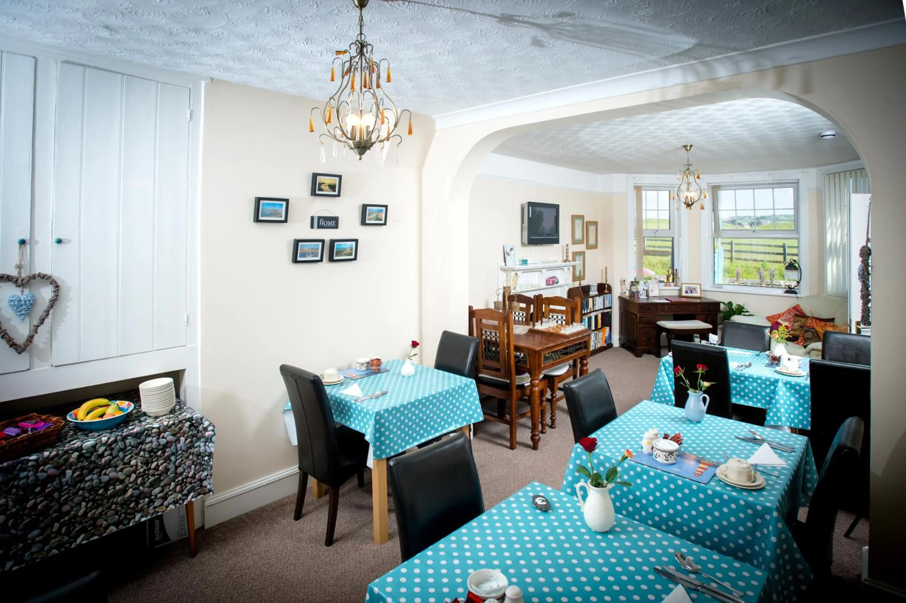 Restaurant/places to eat in Sea Jade Guest House