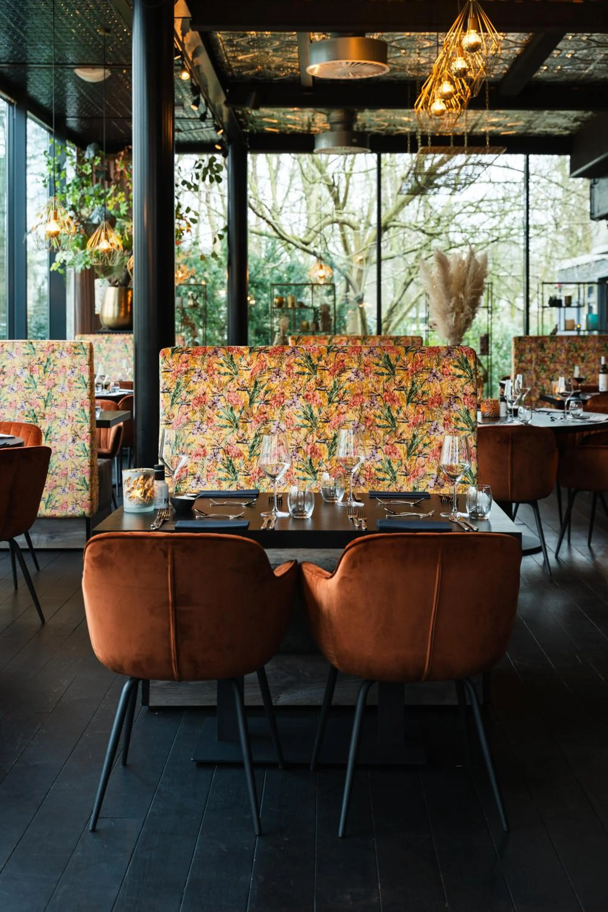 Restaurant/places to eat in Hotel WICC